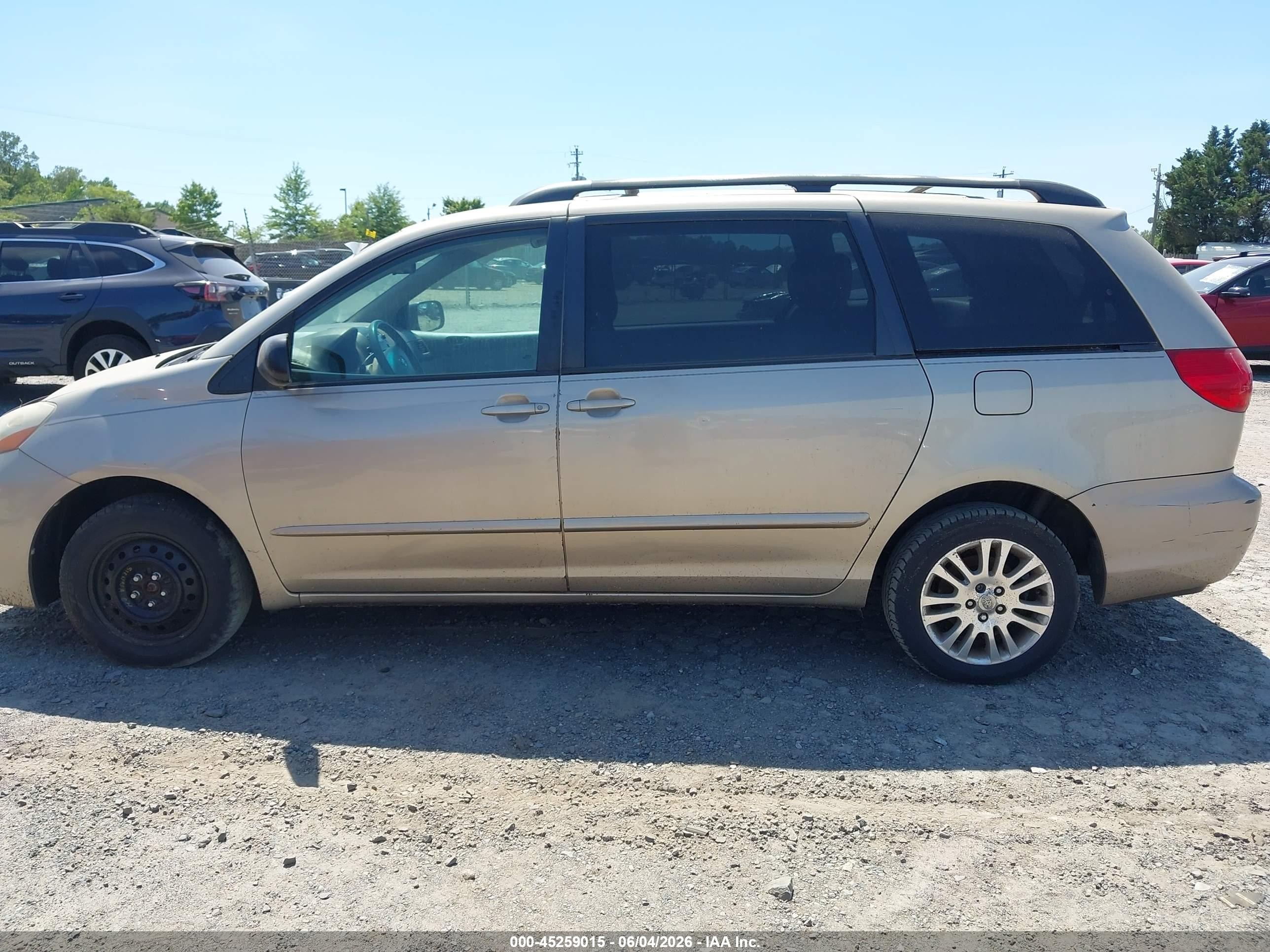 2008 Toyota Sienna Le Gold vin: 5TDBK23C48S010138