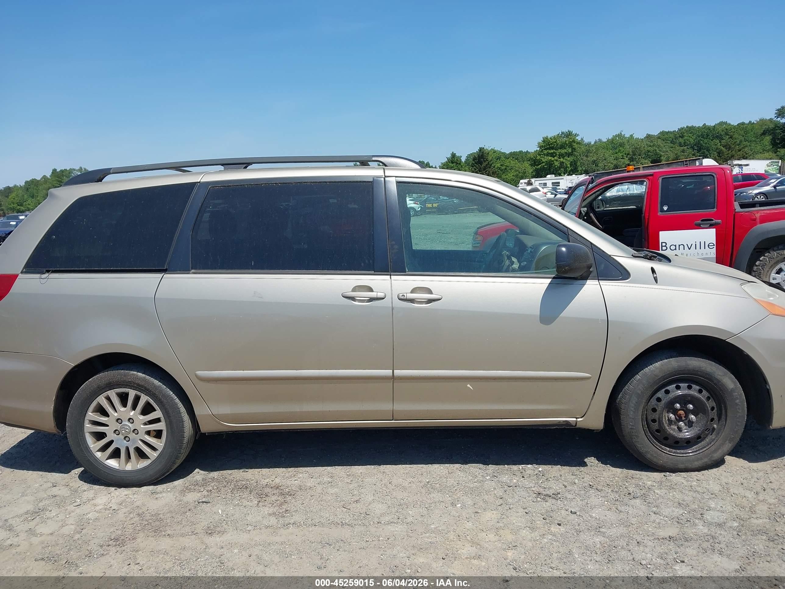 2008 Toyota Sienna Le Gold vin: 5TDBK23C48S010138