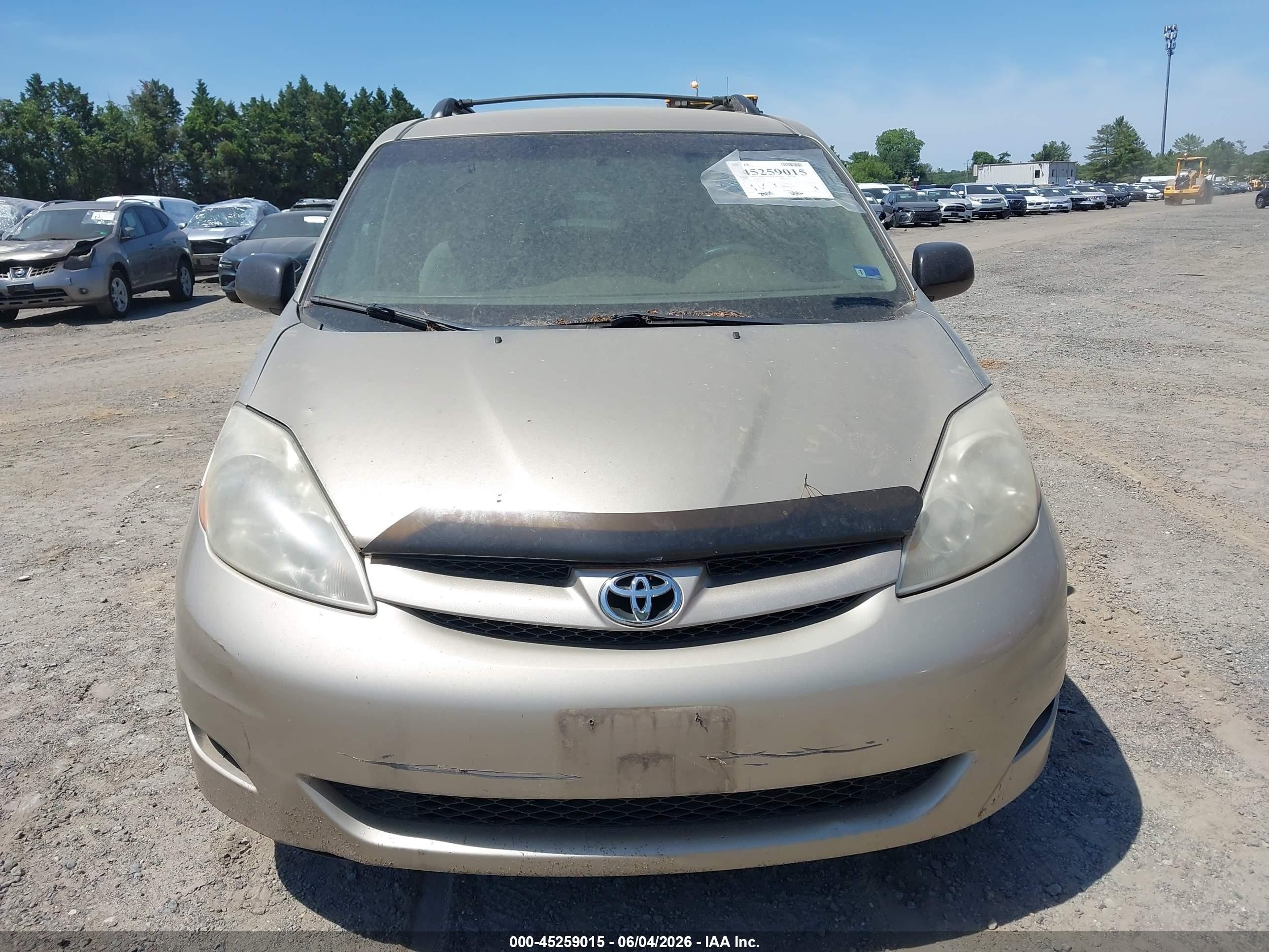 2008 Toyota Sienna Le Gold vin: 5TDBK23C48S010138