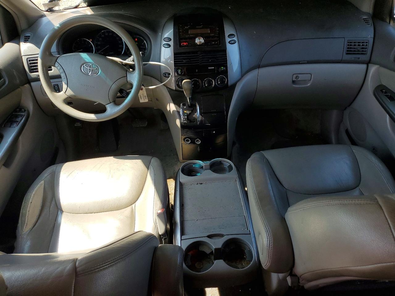 2008 Toyota Sienna Le Gray vin: 5TDBK23C58S014103