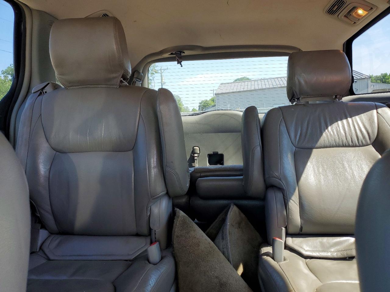 2008 Toyota Sienna Le Gray vin: 5TDBK23C58S014103