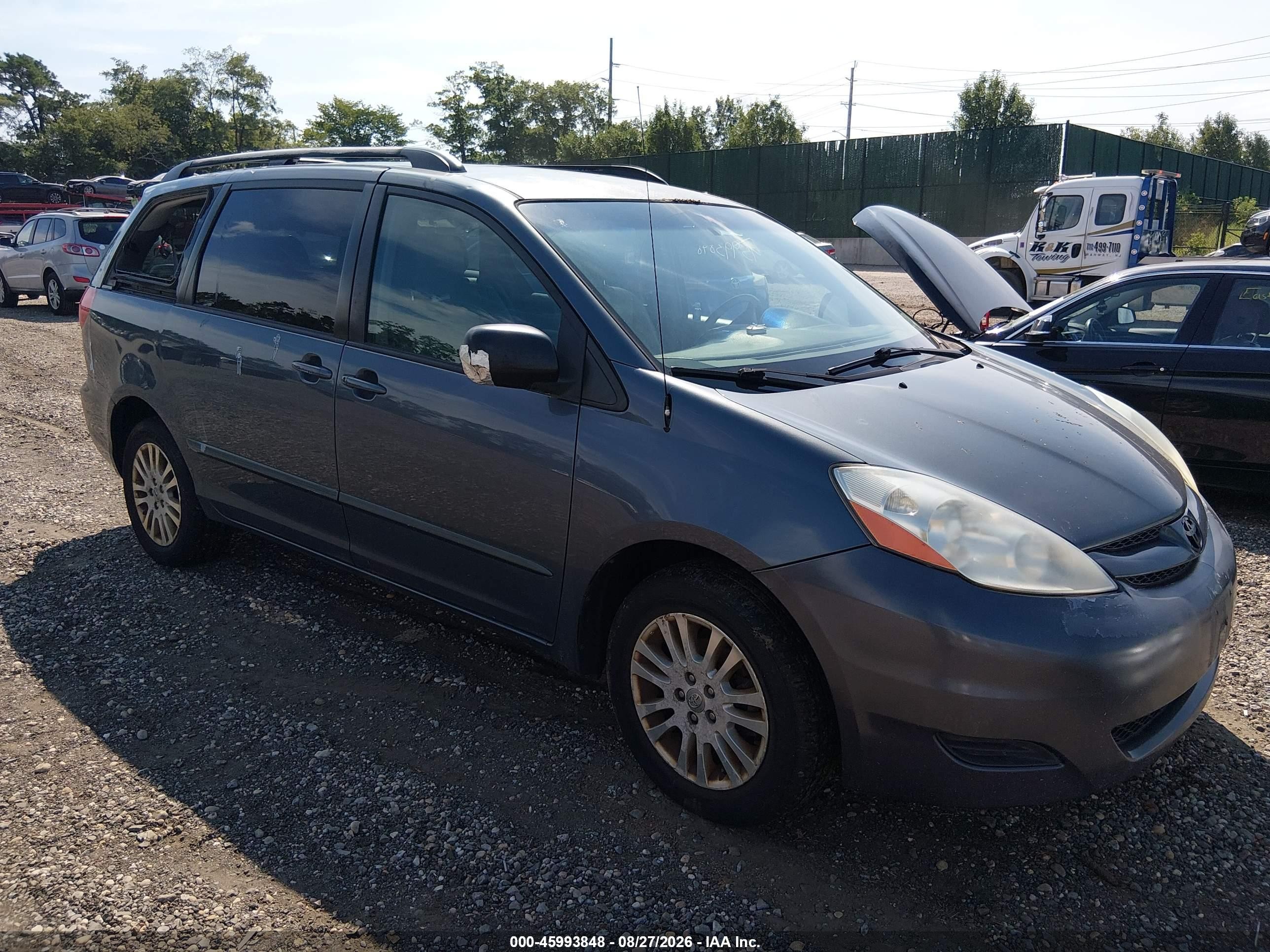 2008 Toyota Sienna Le Gray vin: 5TDBK23C68S022176
