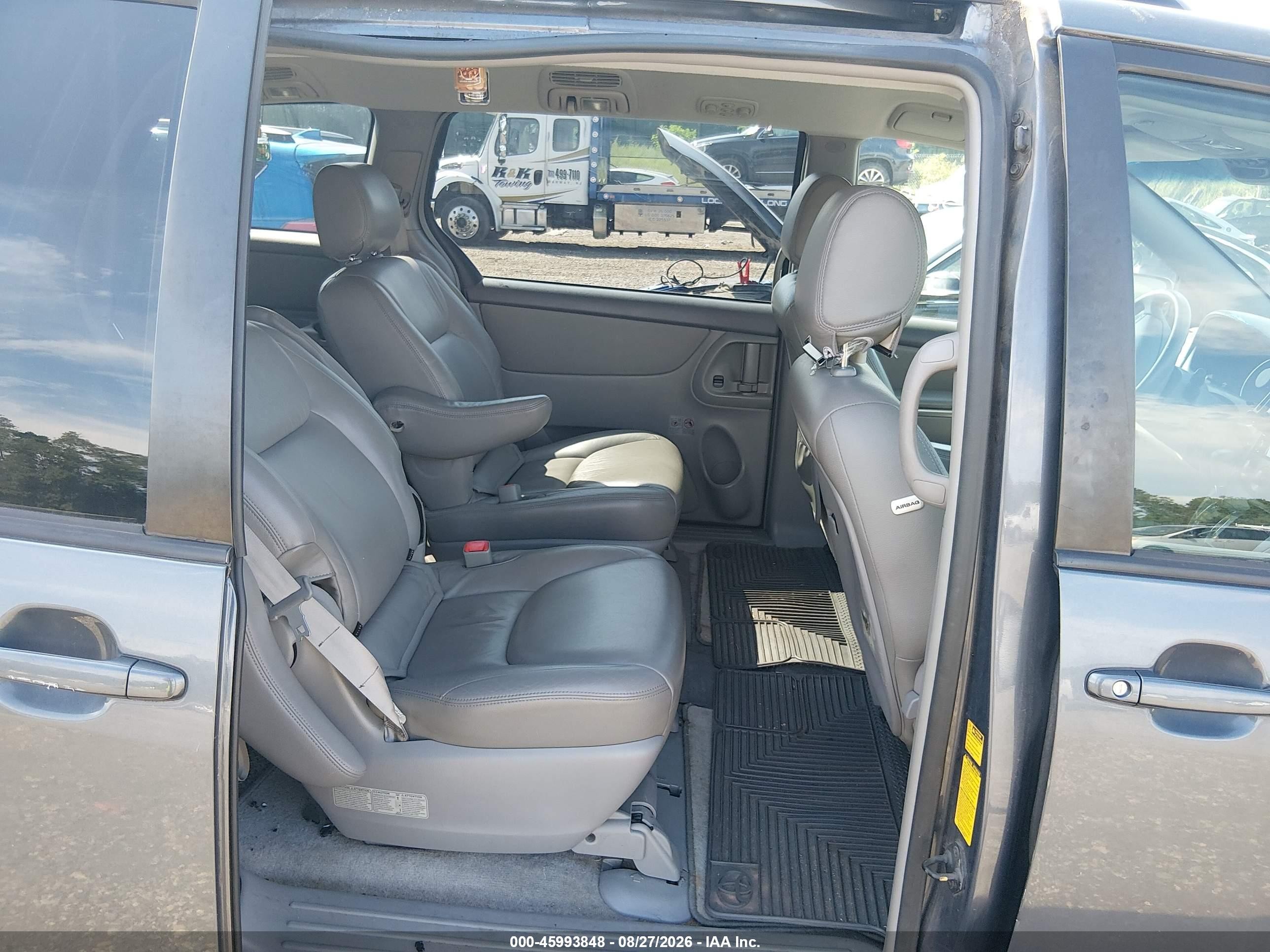 2008 Toyota Sienna Le Gray vin: 5TDBK23C68S022176