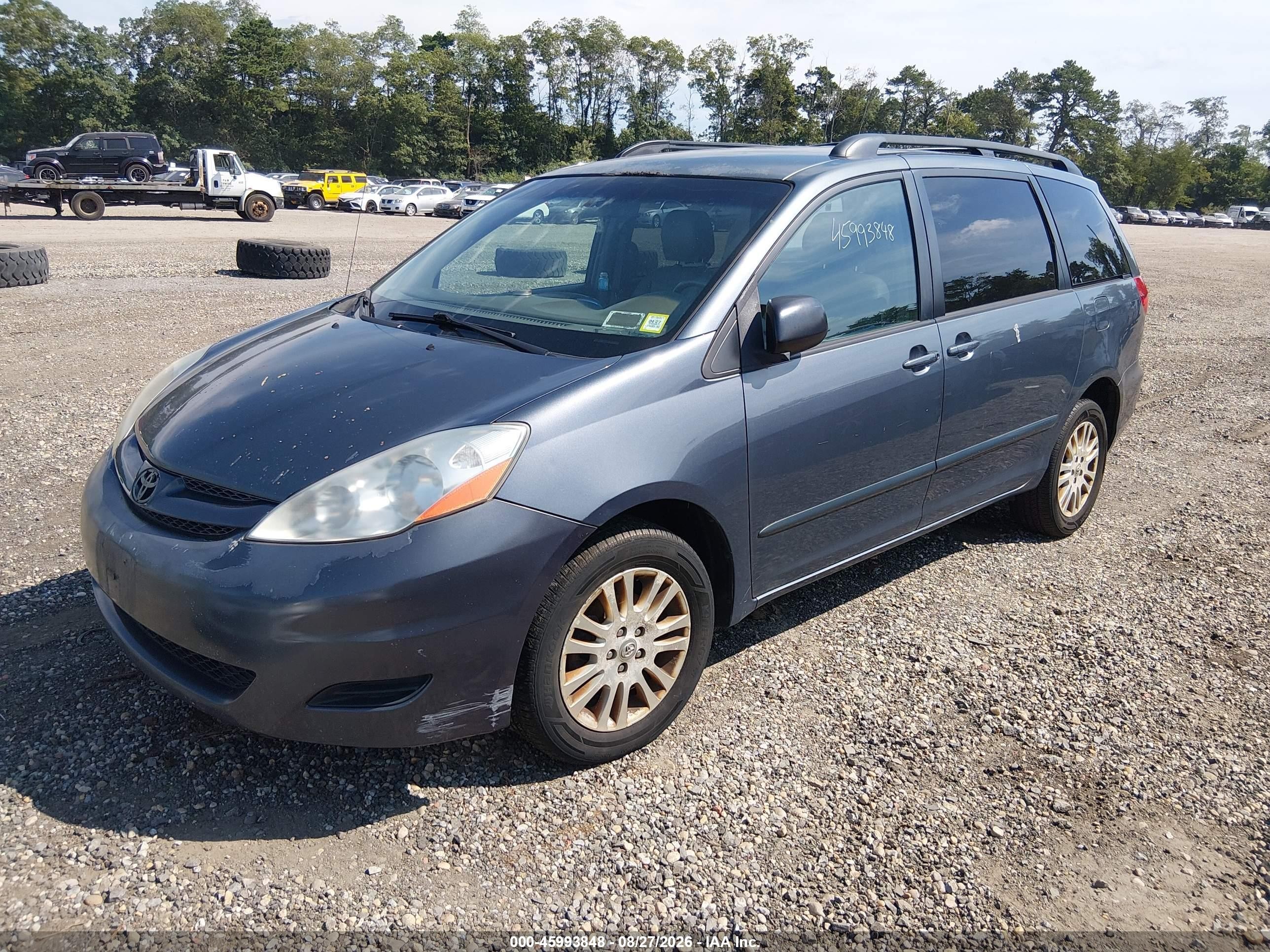 2008 Toyota Sienna Le Gray vin: 5TDBK23C68S022176