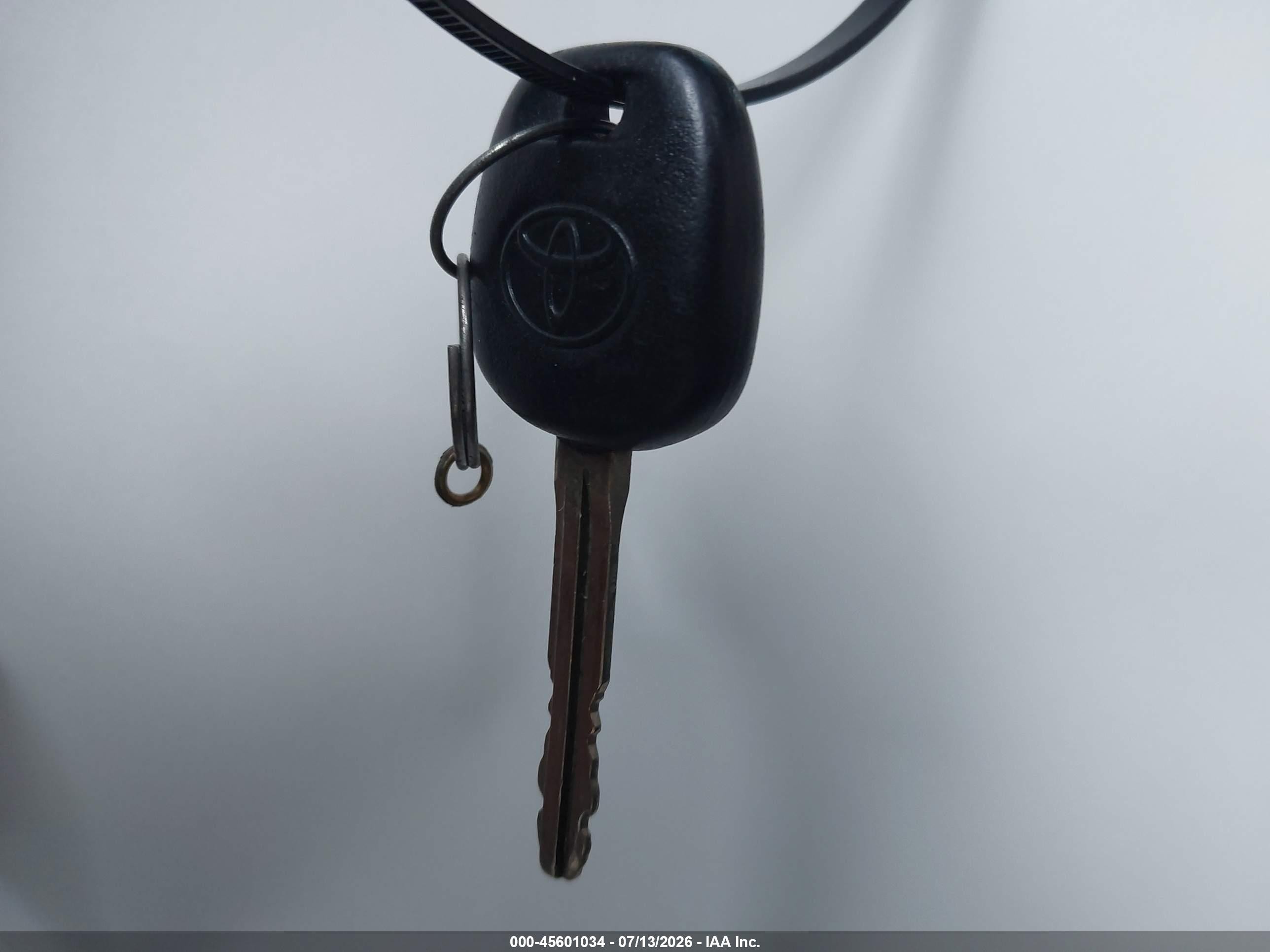 2008 Toyota Sienna Le Blue vin: 5TDBK23C78S015947