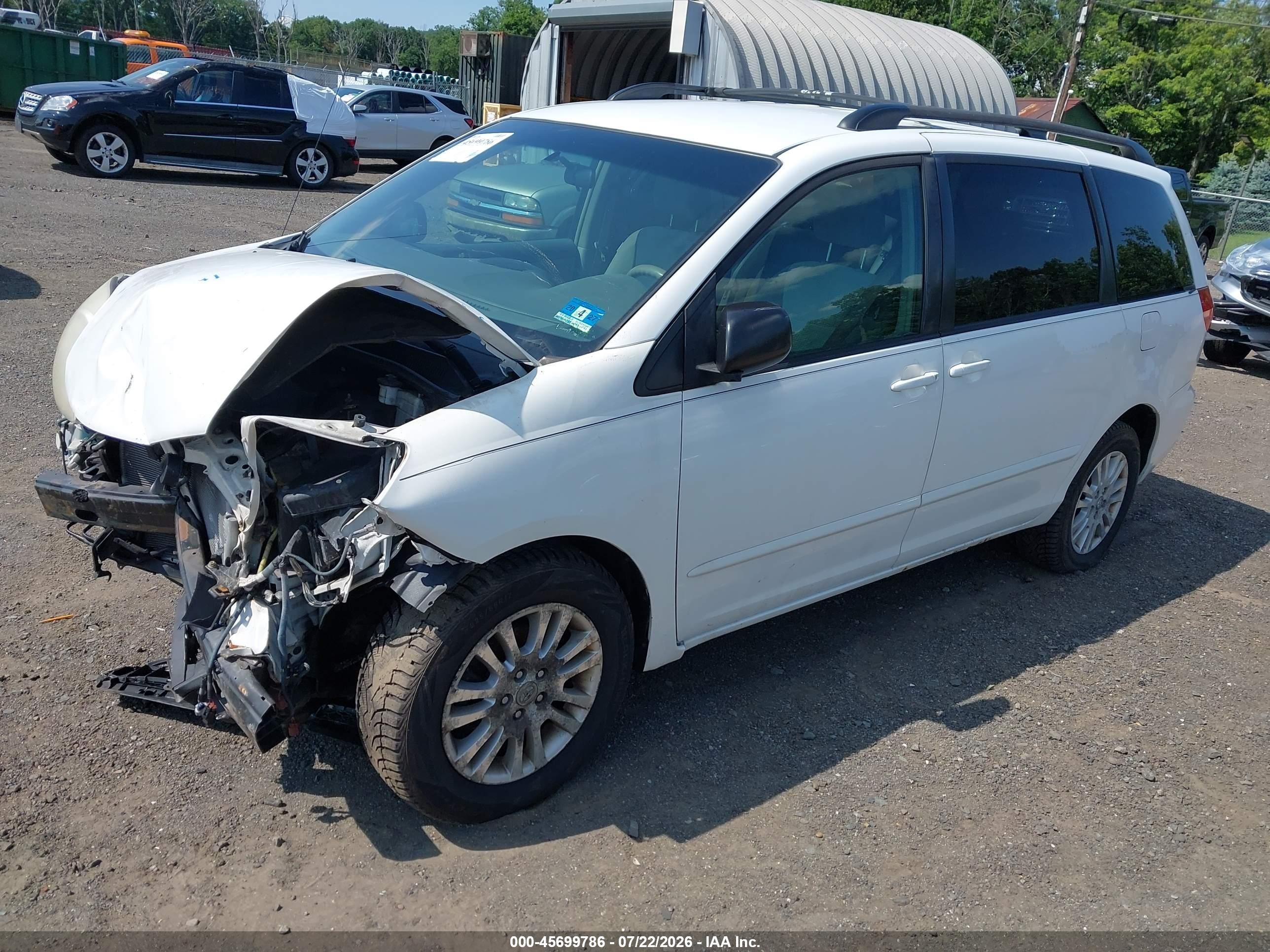 2008 Toyota Sienna Le Белый vin: 5TDBK23C78S017052