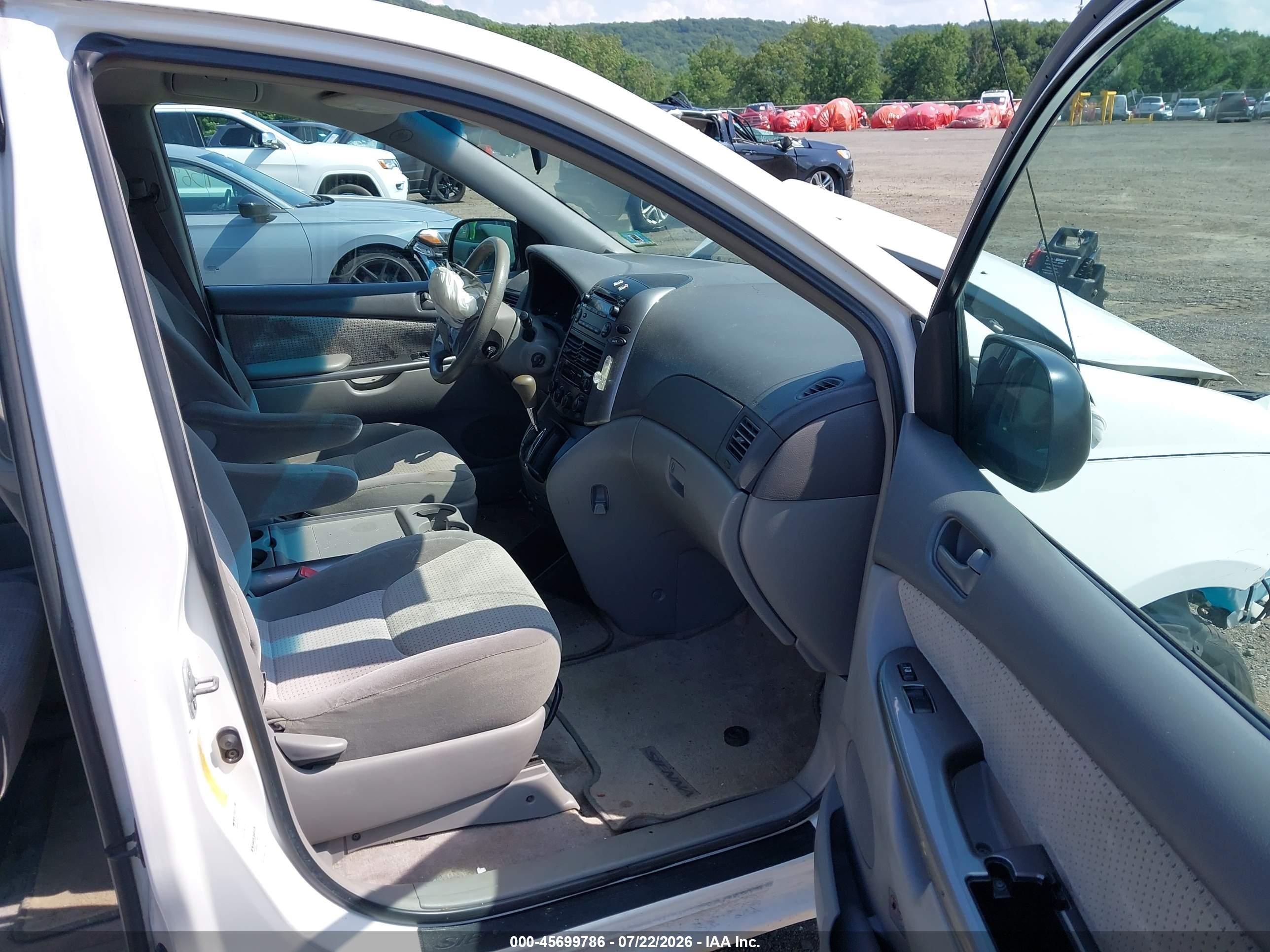 2008 Toyota Sienna Le Белый vin: 5TDBK23C78S017052