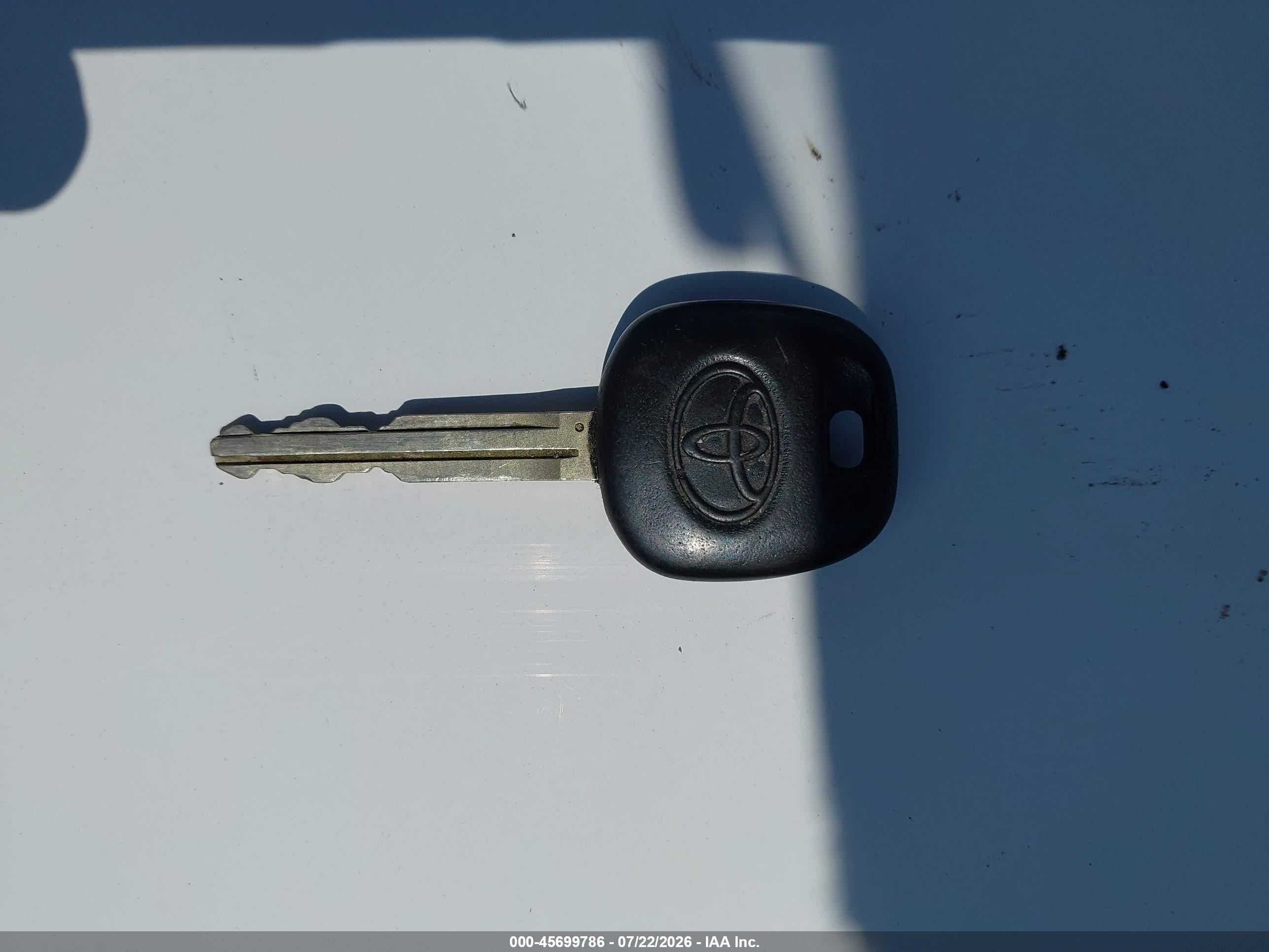 2008 Toyota Sienna Le Белый vin: 5TDBK23C78S017052