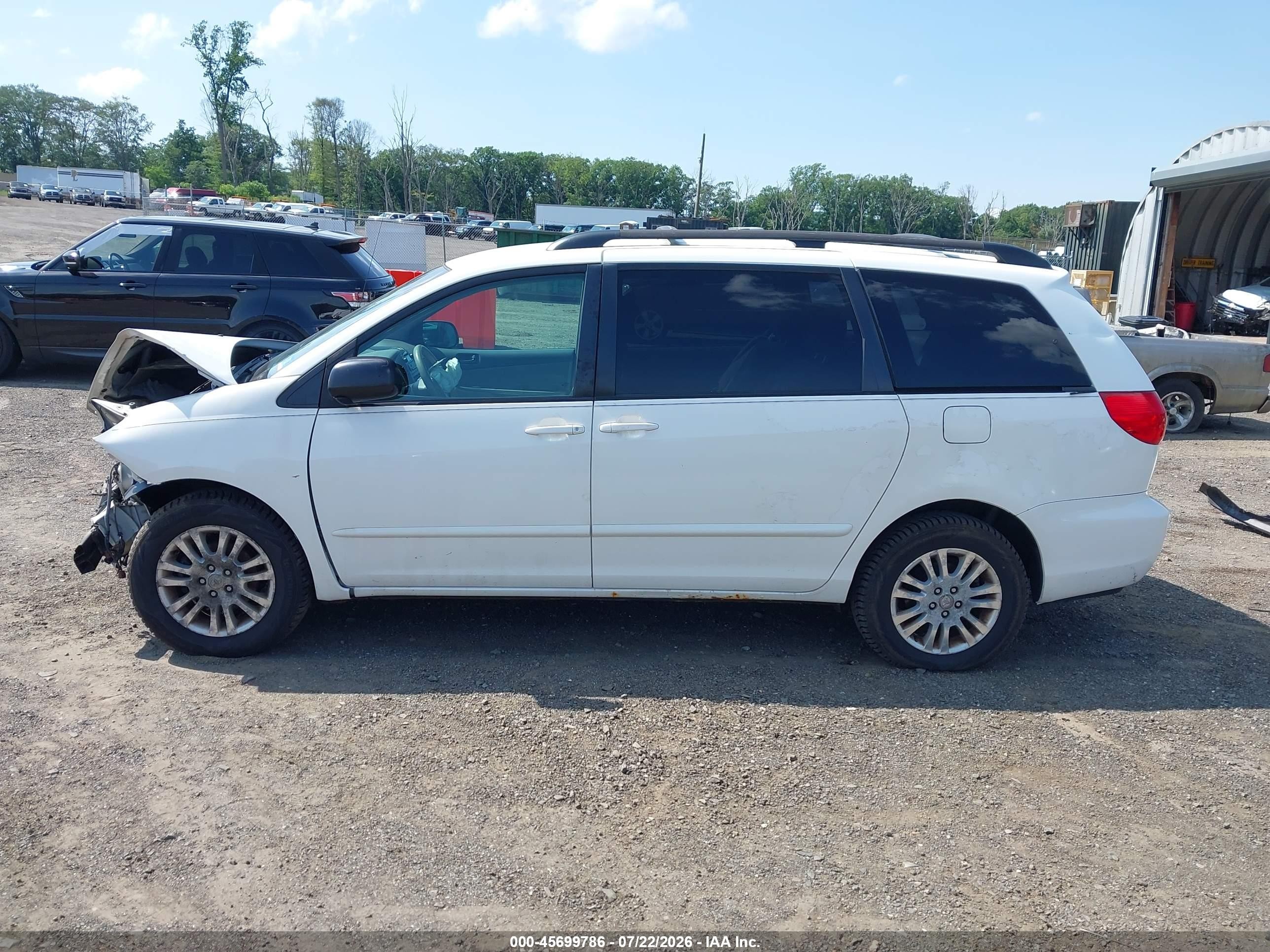 2008 Toyota Sienna Le Белый vin: 5TDBK23C78S017052