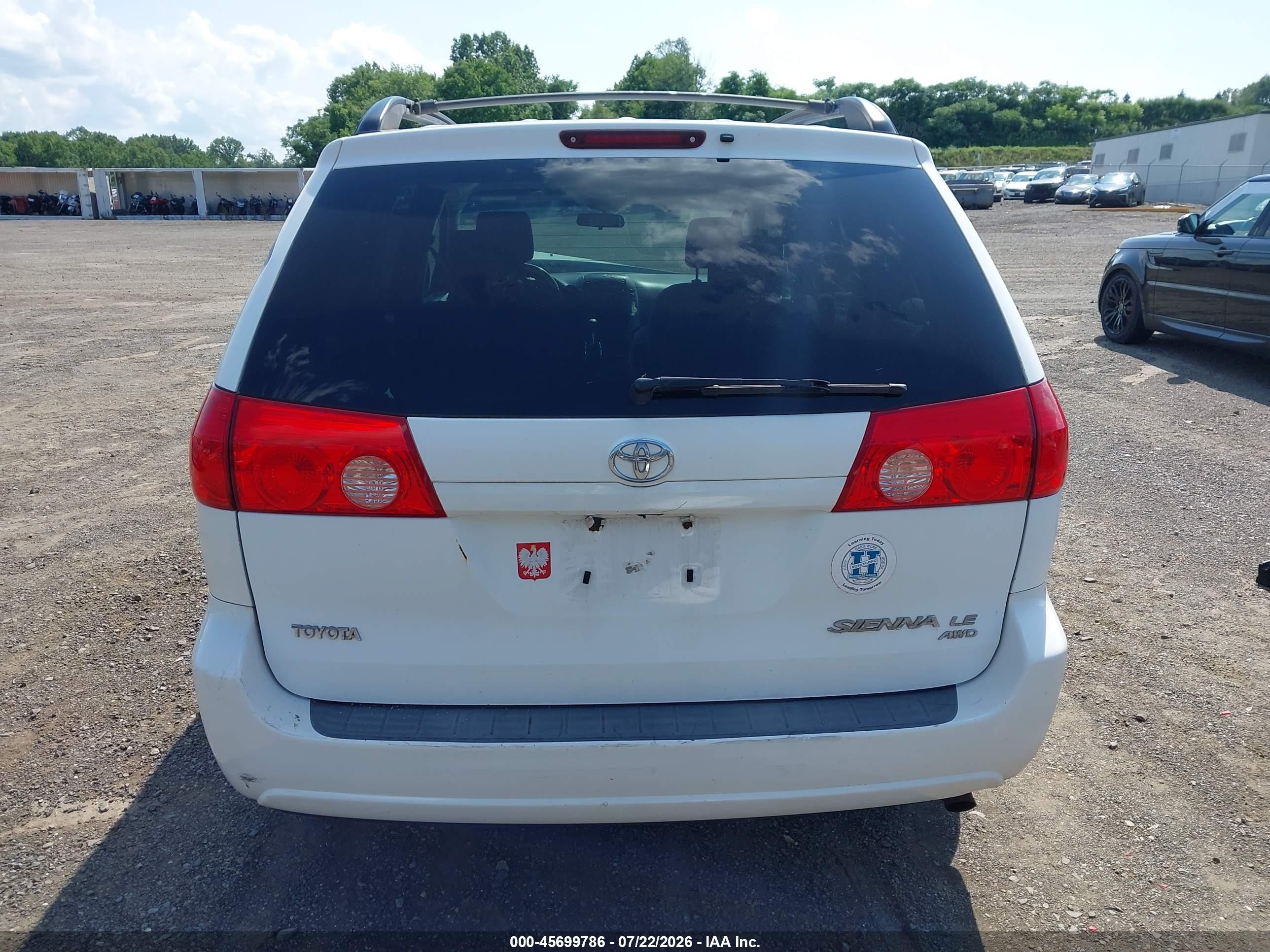 2008 Toyota Sienna Le Белый vin: 5TDBK23C78S017052