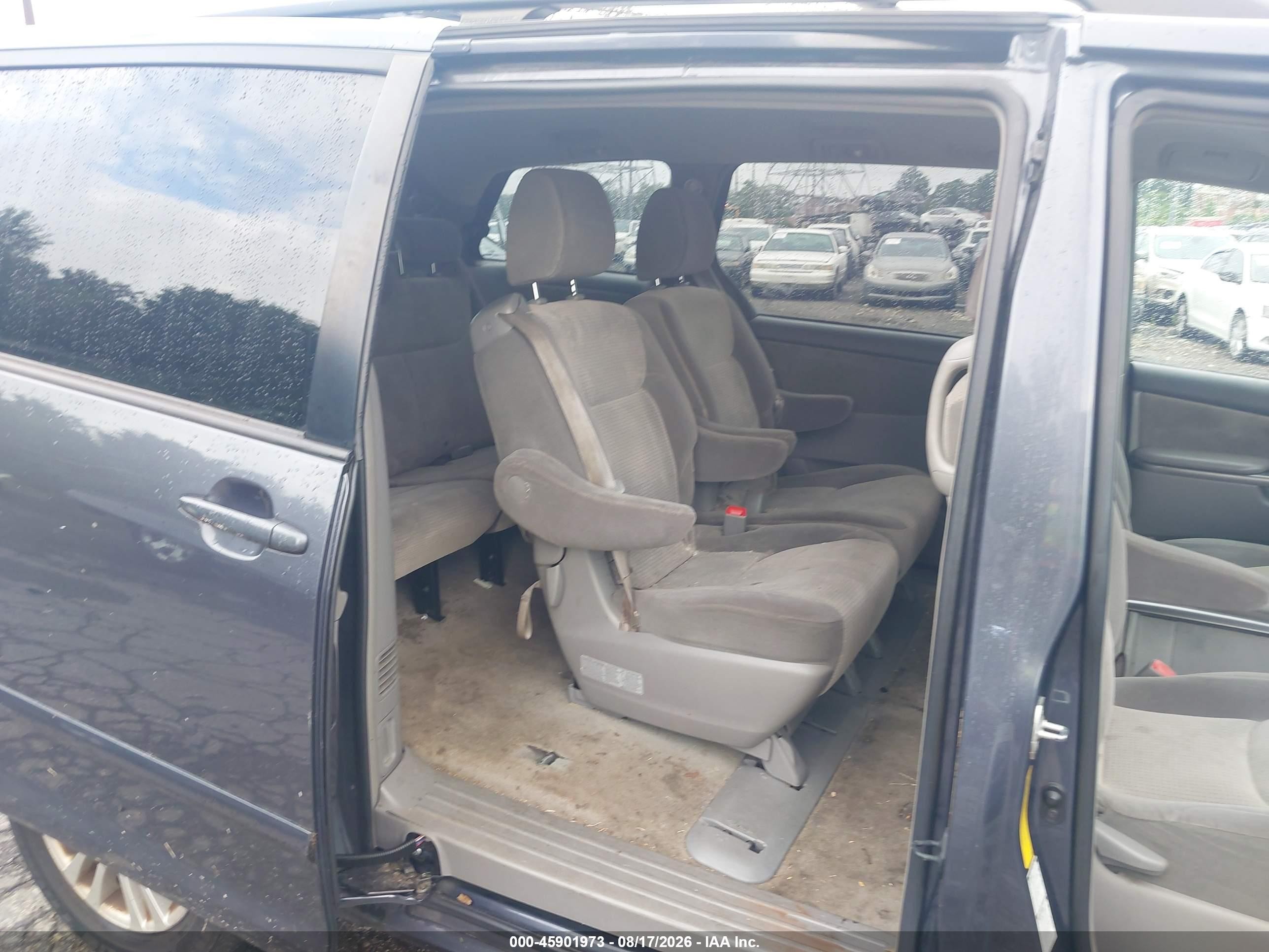 2009 Toyota Sienna Le Gray vin: 5TDBK23C89S023539