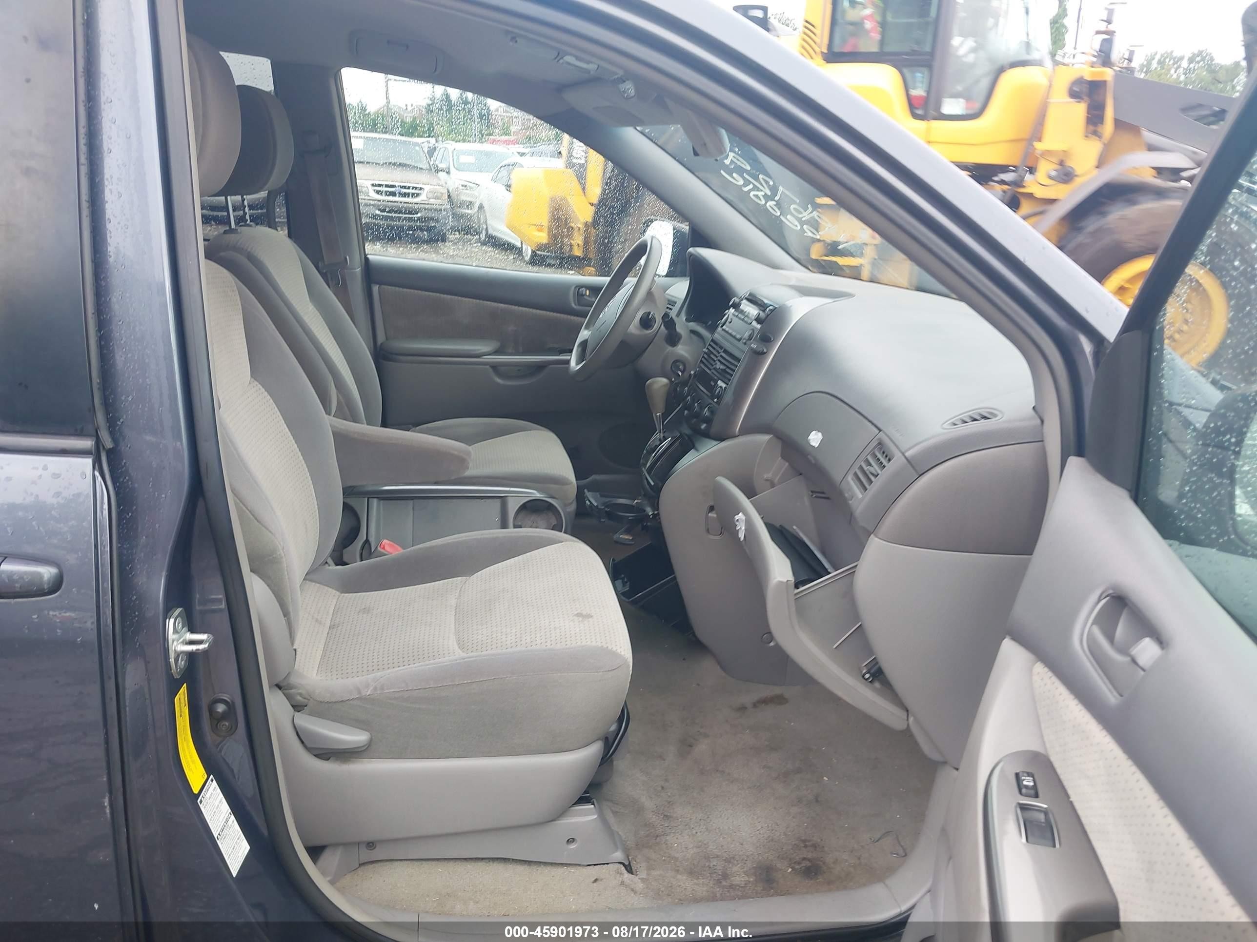 2009 Toyota Sienna Le Gray vin: 5TDBK23C89S023539