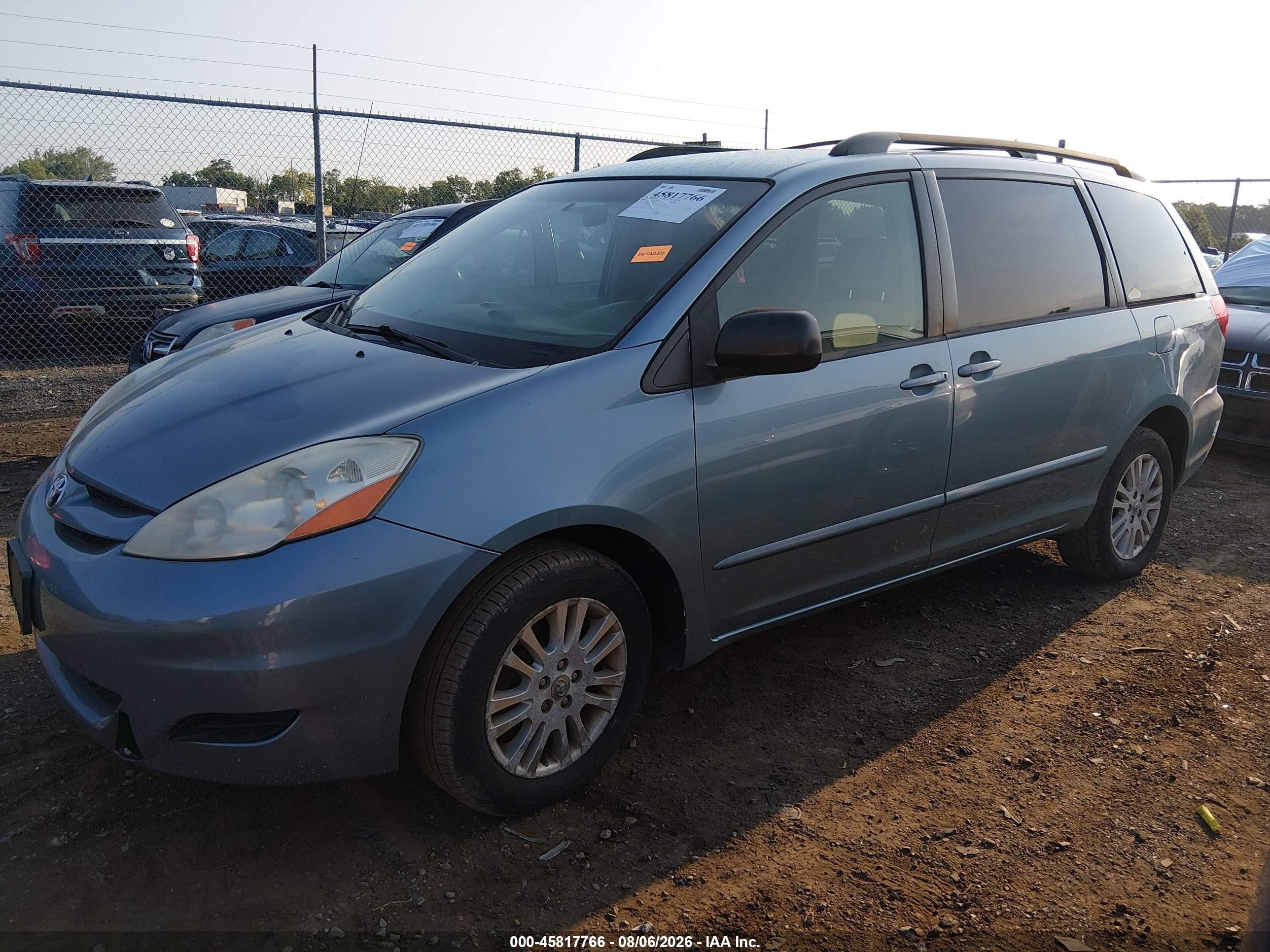 2007 Toyota Sienna Le Blue vin: 5TDBK23C97S007654