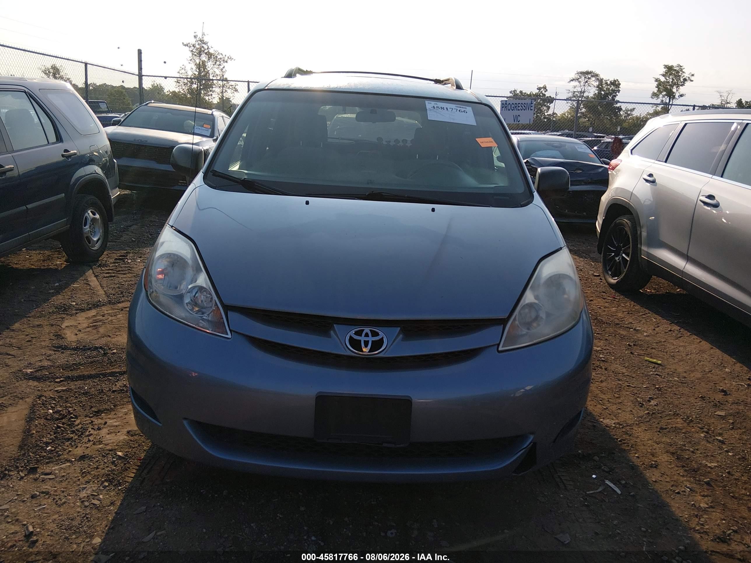 2007 Toyota Sienna Le Blue vin: 5TDBK23C97S007654