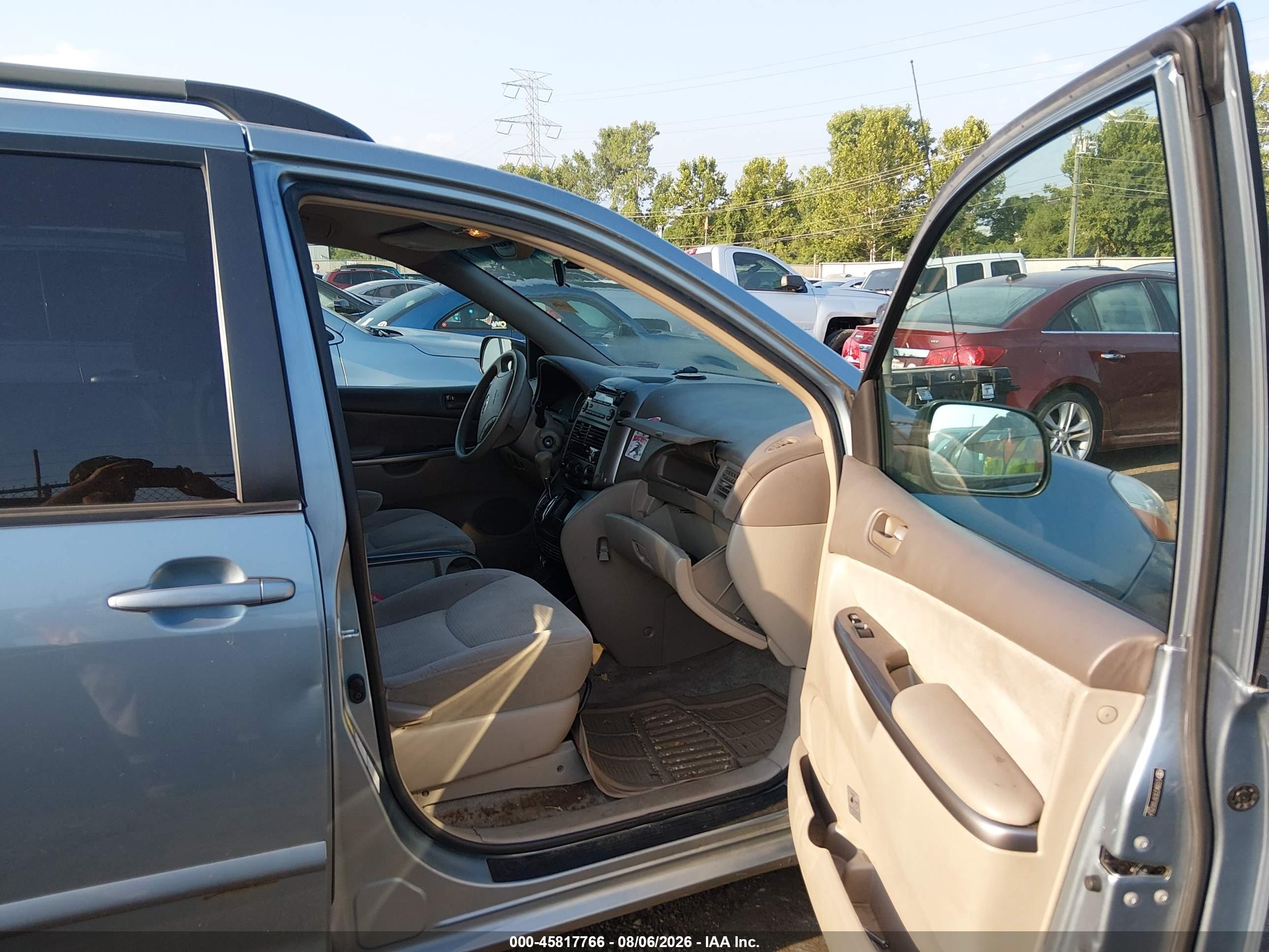 2007 Toyota Sienna Le Blue vin: 5TDBK23C97S007654