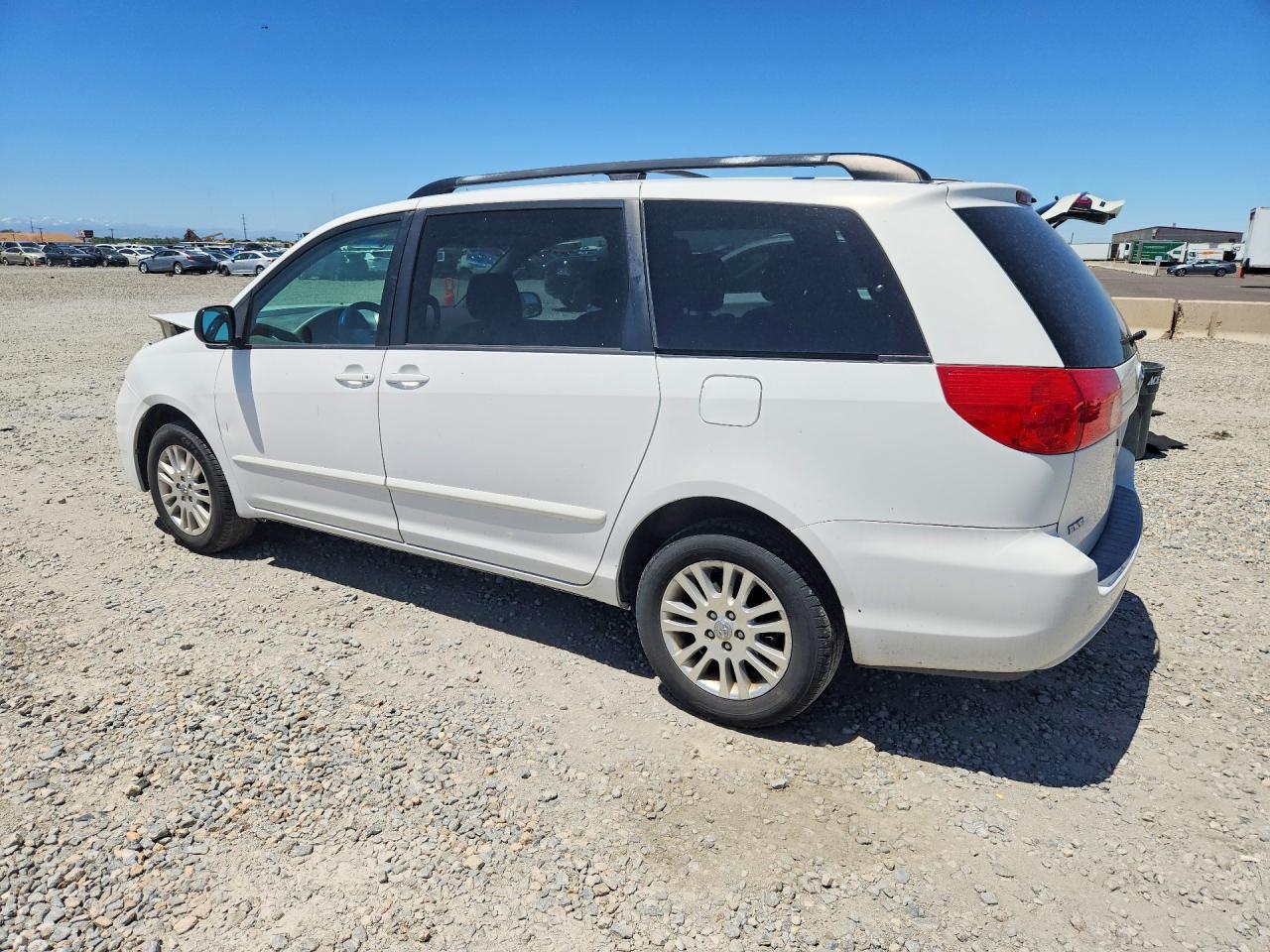2008 Toyota Sienna Le White vin: 5TDBK23C98S012967