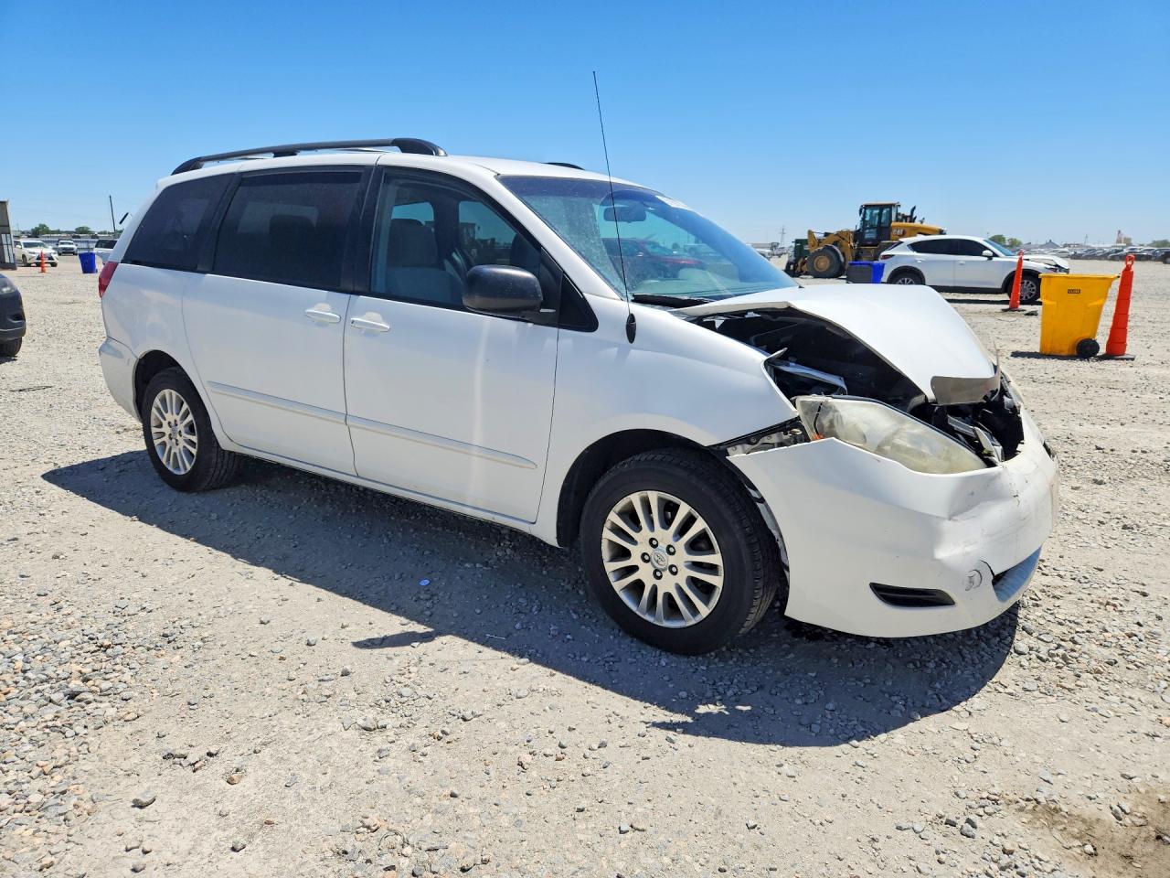 2008 Toyota Sienna Le White vin: 5TDBK23C98S012967