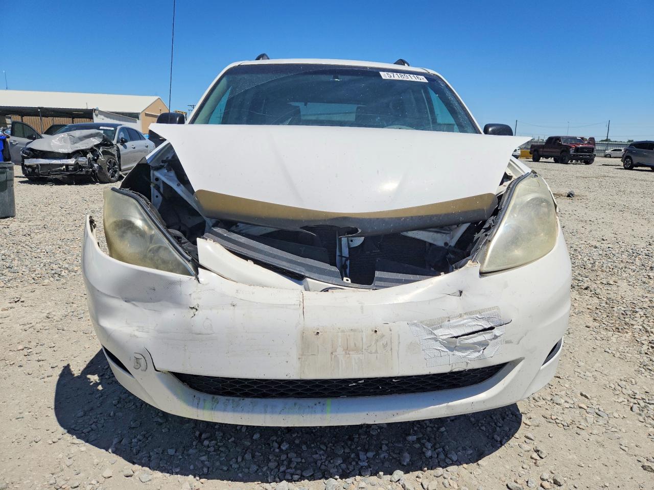 2008 Toyota Sienna Le White vin: 5TDBK23C98S012967