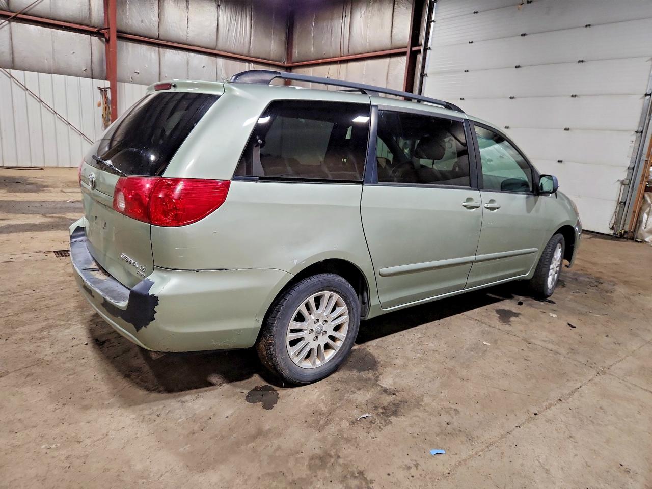 2008 Toyota Sienna Le Silver vin: 5TDBK23C98S014900