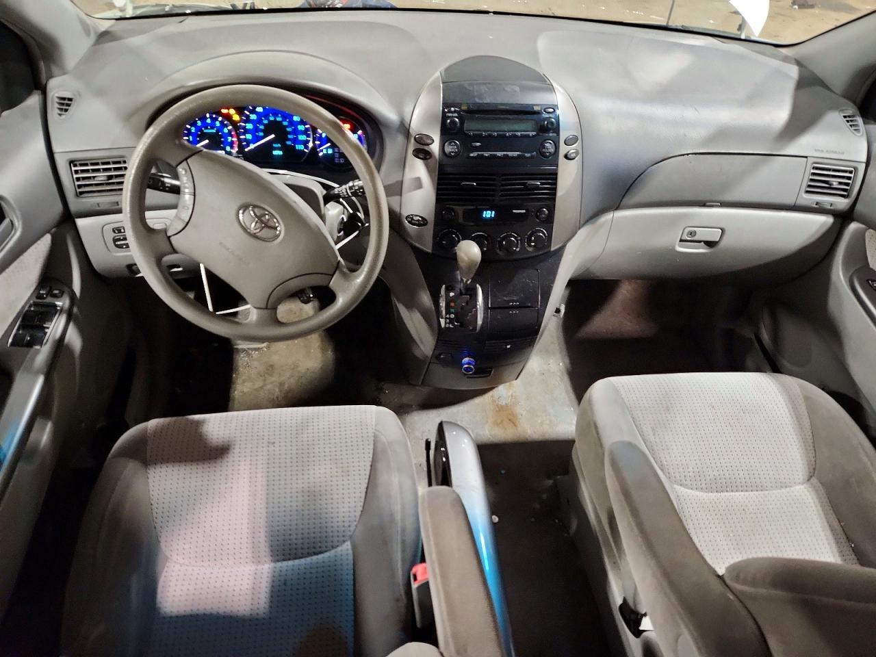 2008 Toyota Sienna Le Silver vin: 5TDBK23C98S014900
