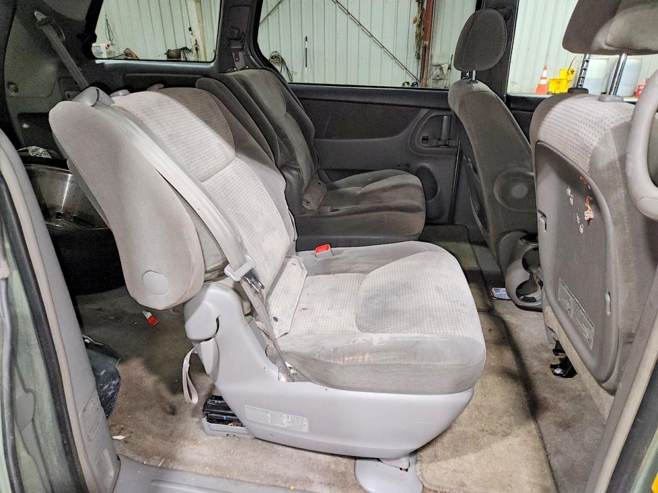 2008 Toyota Sienna Le Silver vin: 5TDBK23C98S014900