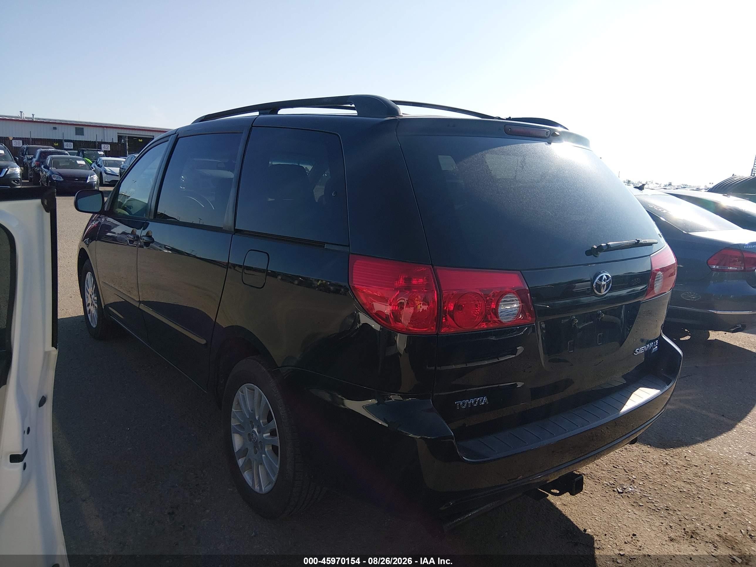 2008 Toyota Sienna Le Black vin: 5TDBK23CX8S012198