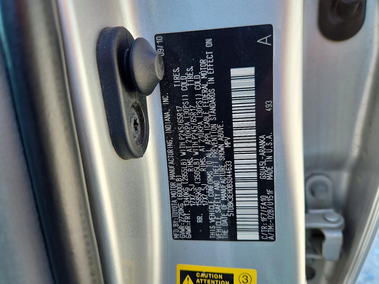 2011 Toyota Highlander Base Silver vin: 5TDBK3EH0BS044633