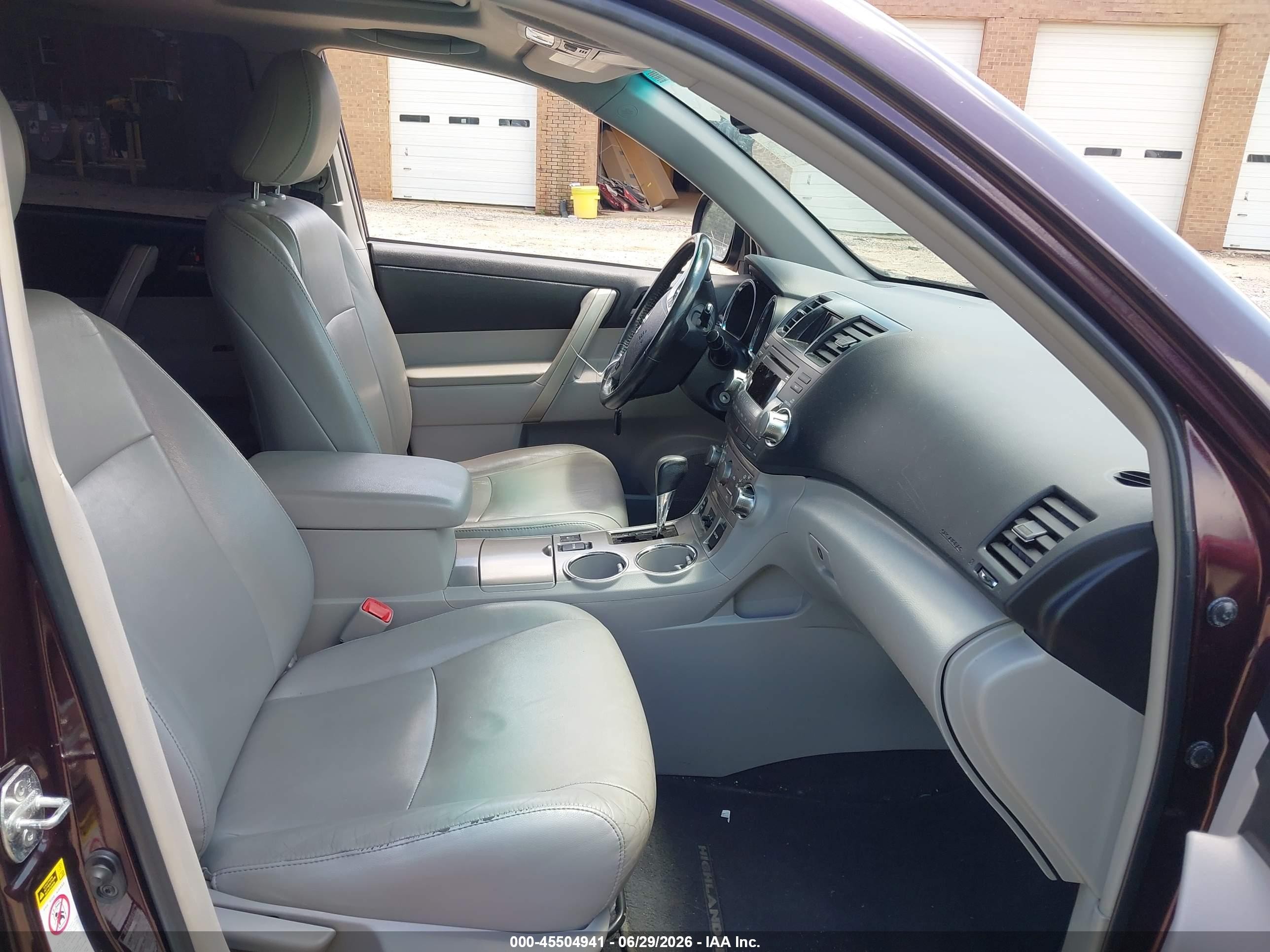 2011 Toyota Highlander Se V6 Maroon vin: 5TDBK3EH0BS054031