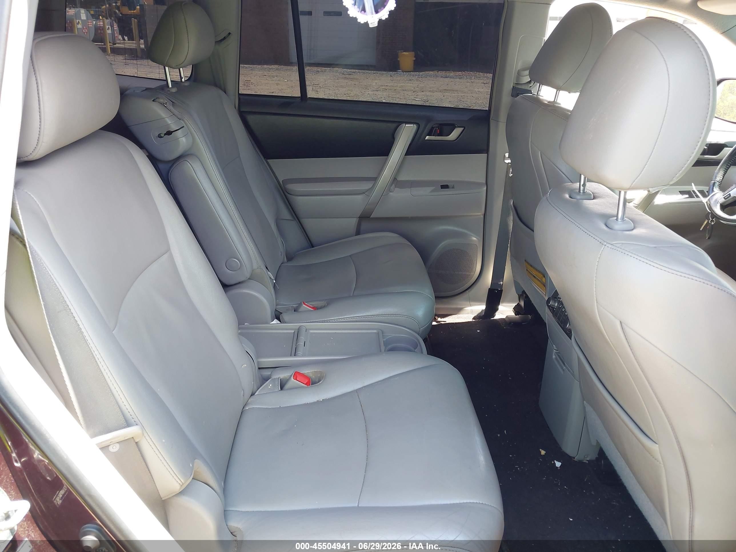2011 Toyota Highlander Se V6 Maroon vin: 5TDBK3EH0BS054031