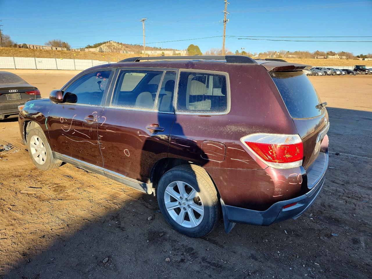 2011 Toyota Highlander Base Maroon vin: 5TDBK3EH0BS085182