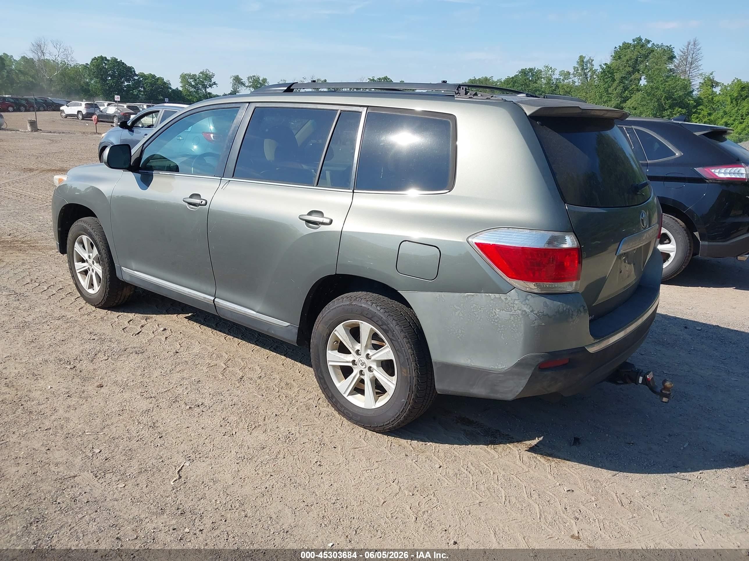 2012 Toyota Highlander Base V6 Gray vin: 5TDBK3EH0CS097589