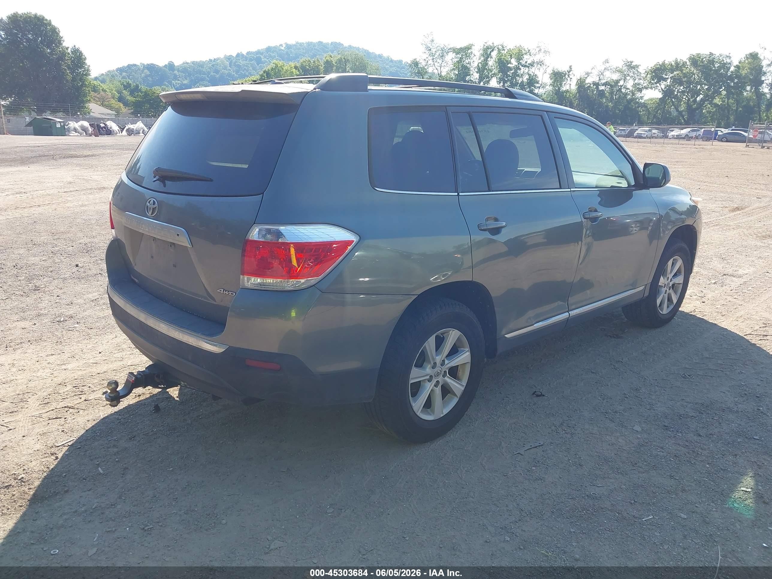 2012 Toyota Highlander Base V6 Gray vin: 5TDBK3EH0CS097589