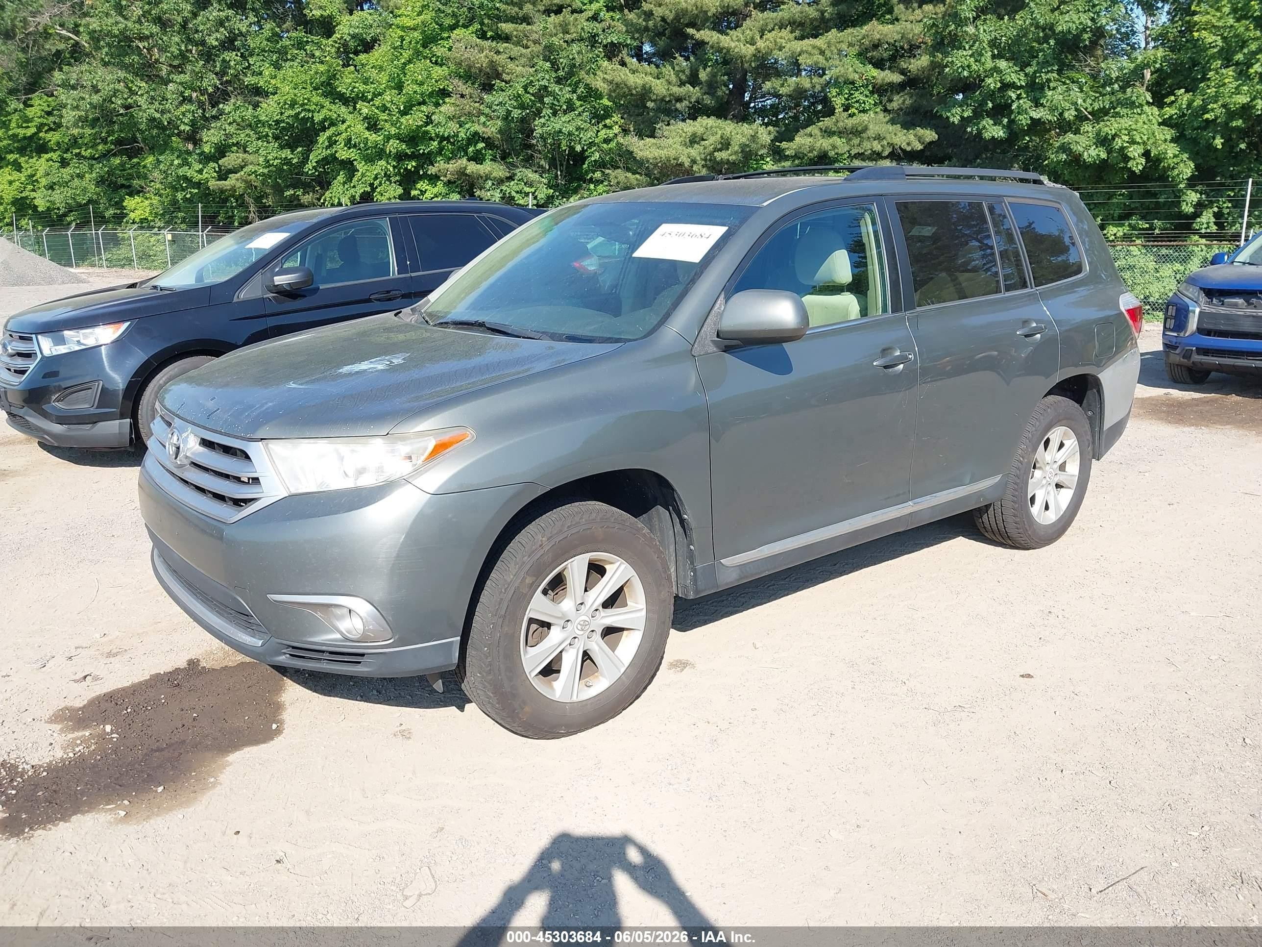2012 Toyota Highlander Base V6 Gray vin: 5TDBK3EH0CS097589