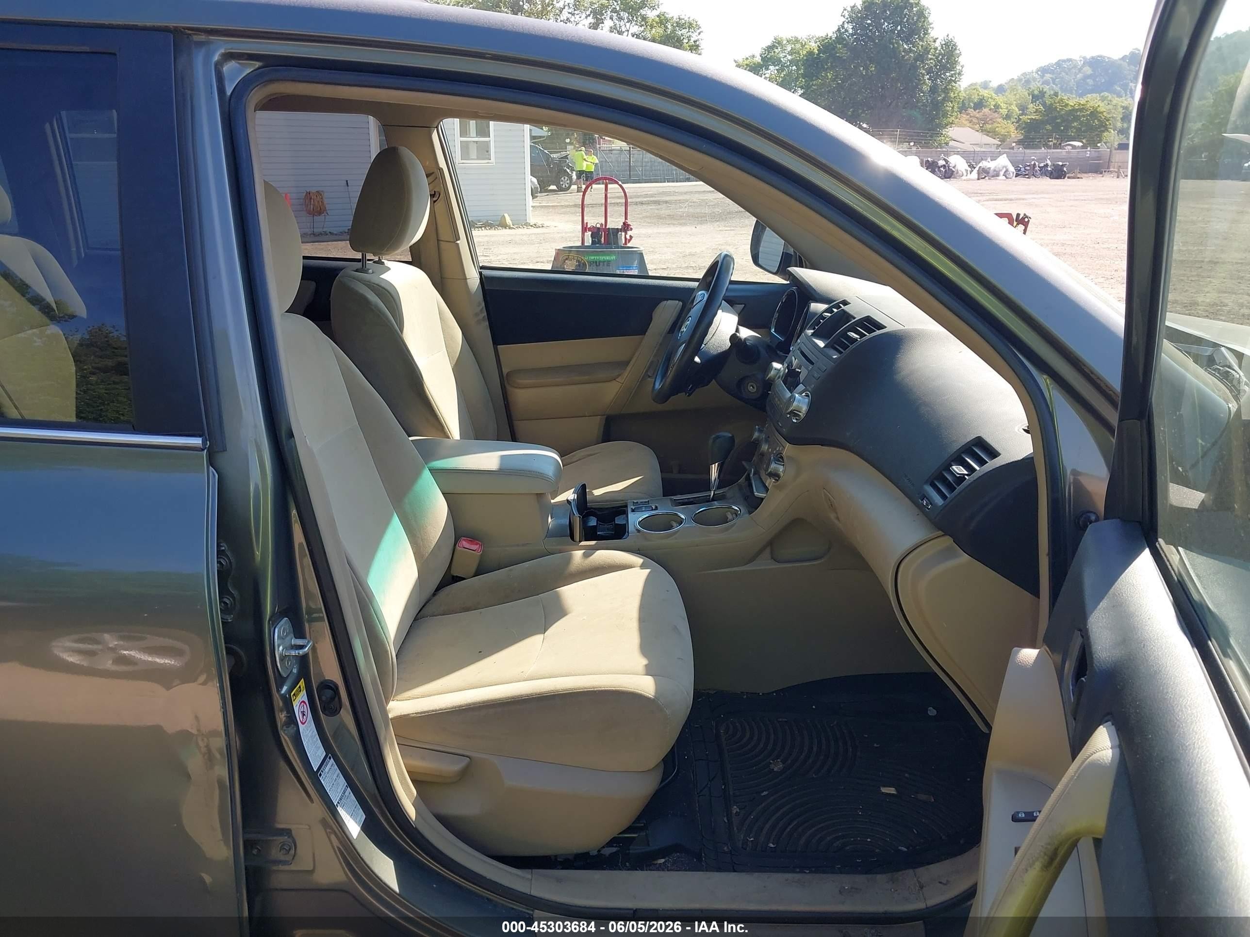 2012 Toyota Highlander Base V6 Gray vin: 5TDBK3EH0CS097589