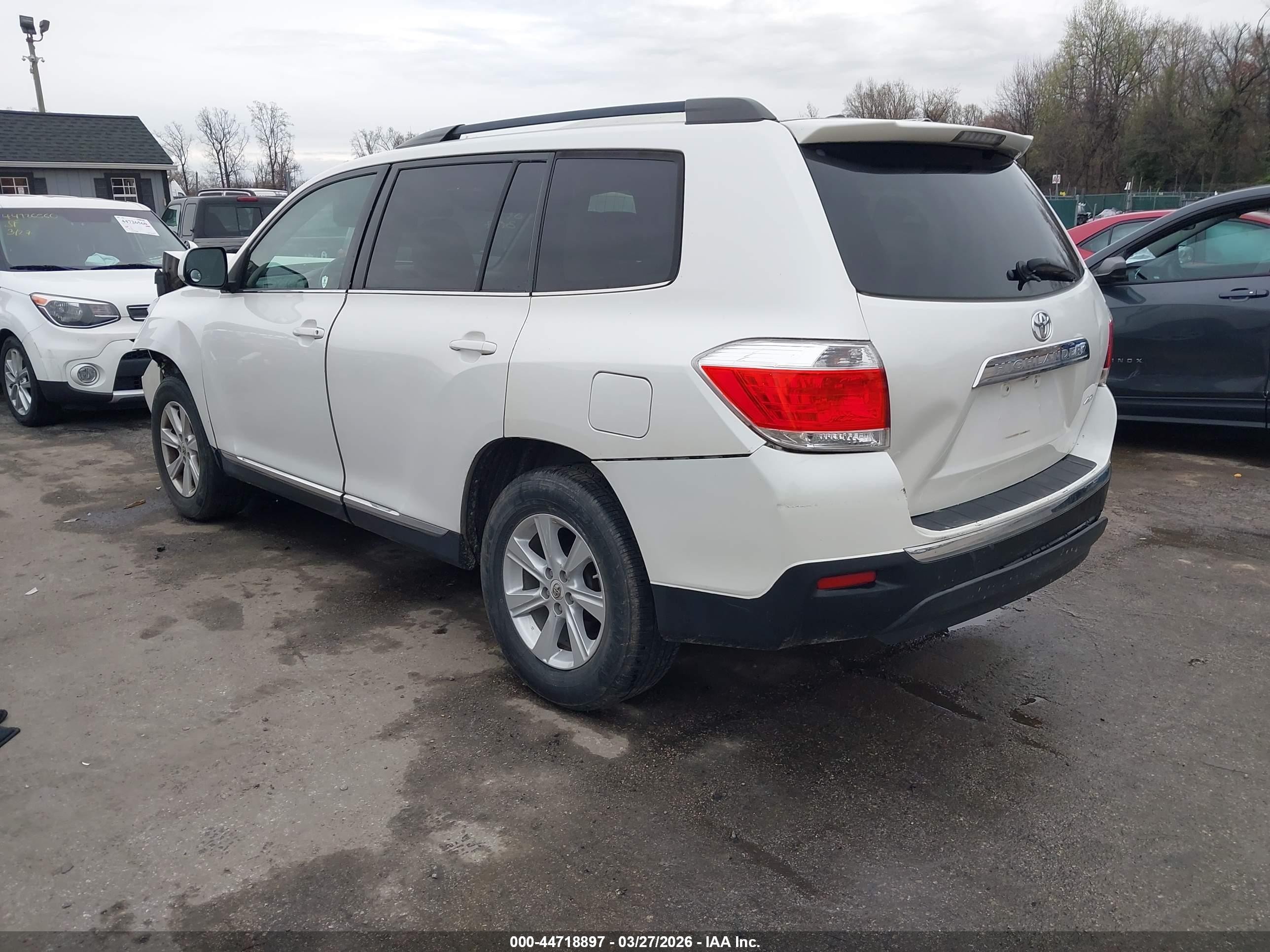 2012 Toyota Highlander Se V6 White vin: 5TDBK3EH0CS118697