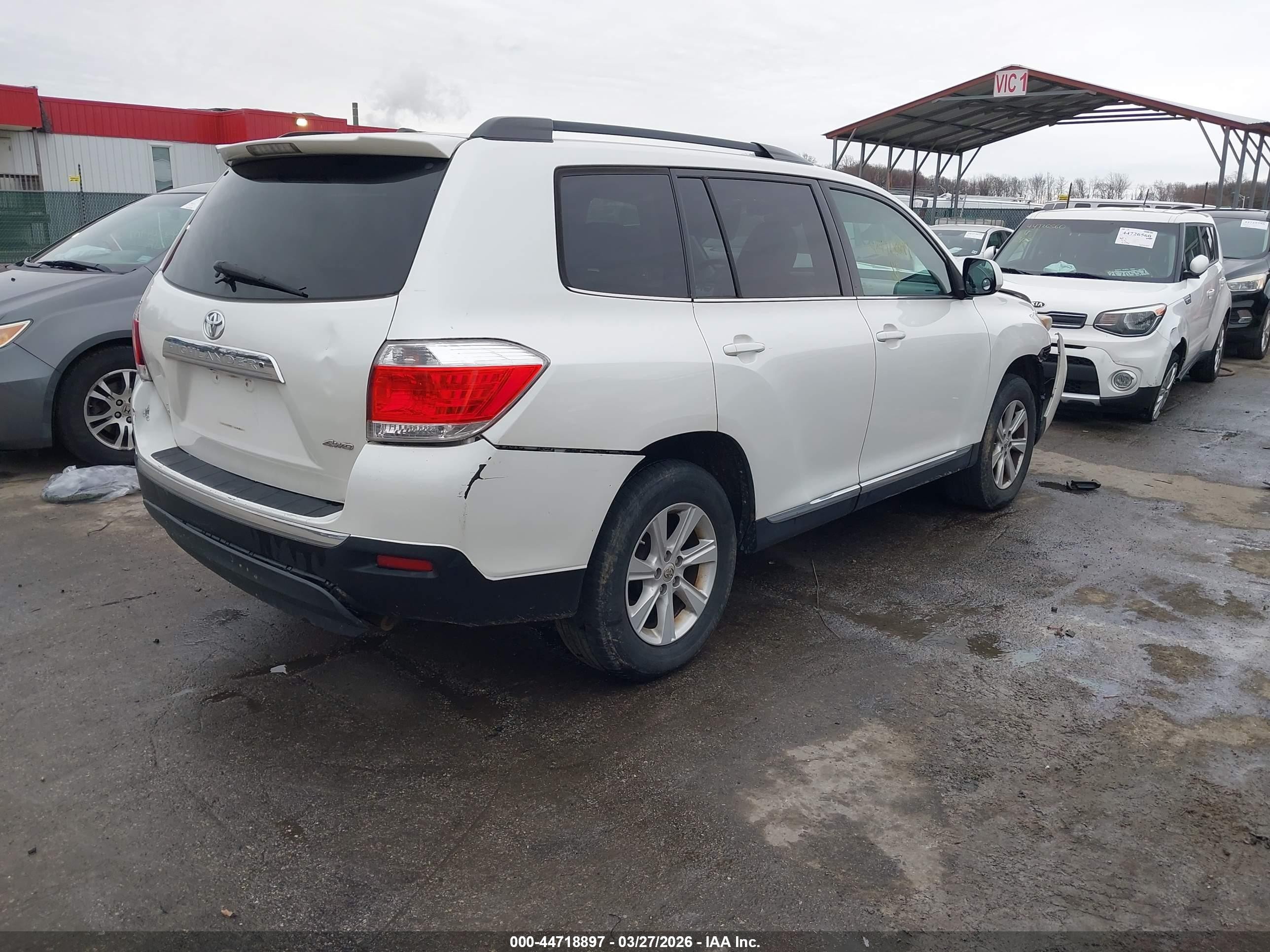 2012 Toyota Highlander Se V6 White vin: 5TDBK3EH0CS118697