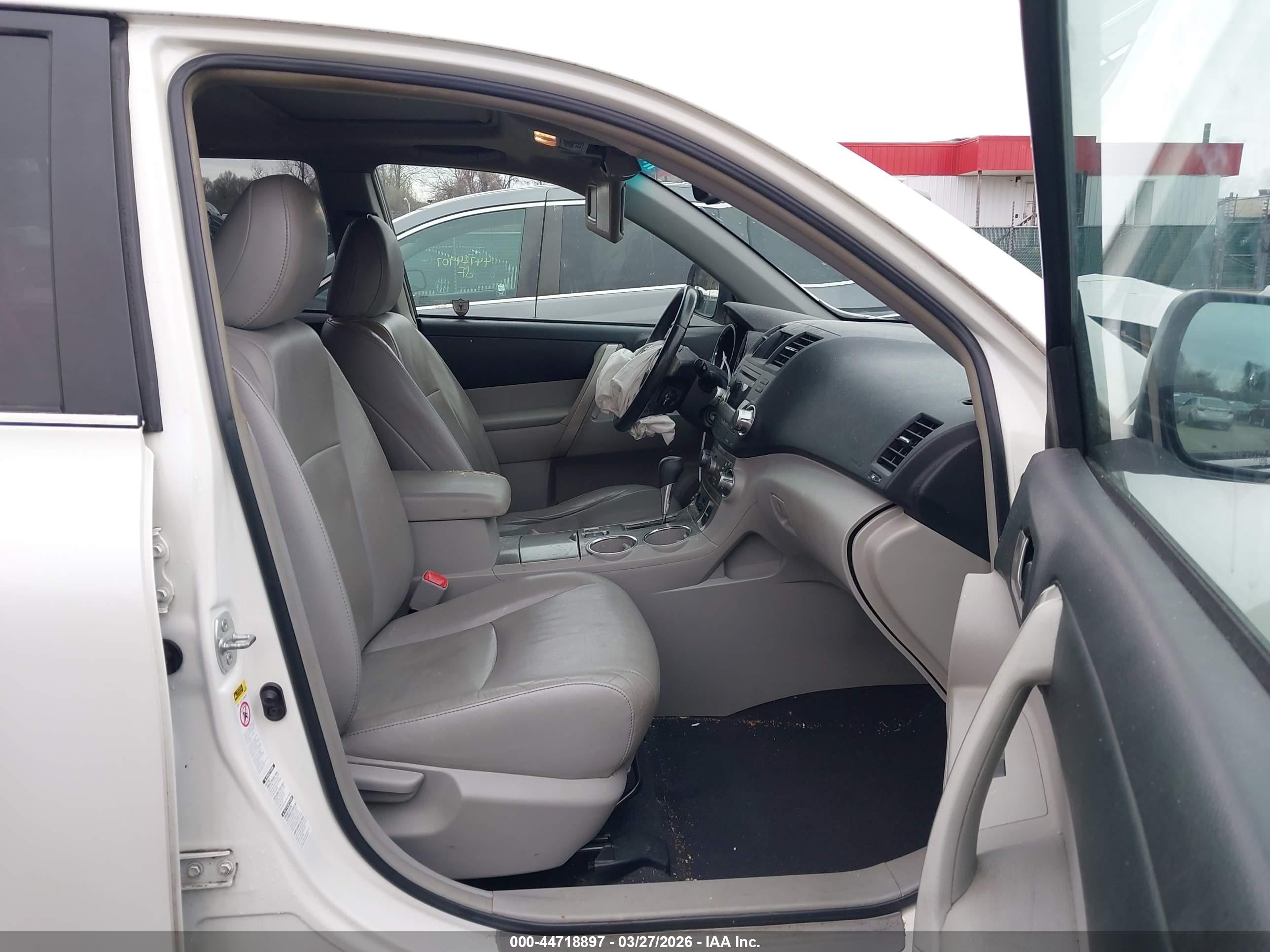 2012 Toyota Highlander Se V6 White vin: 5TDBK3EH0CS118697