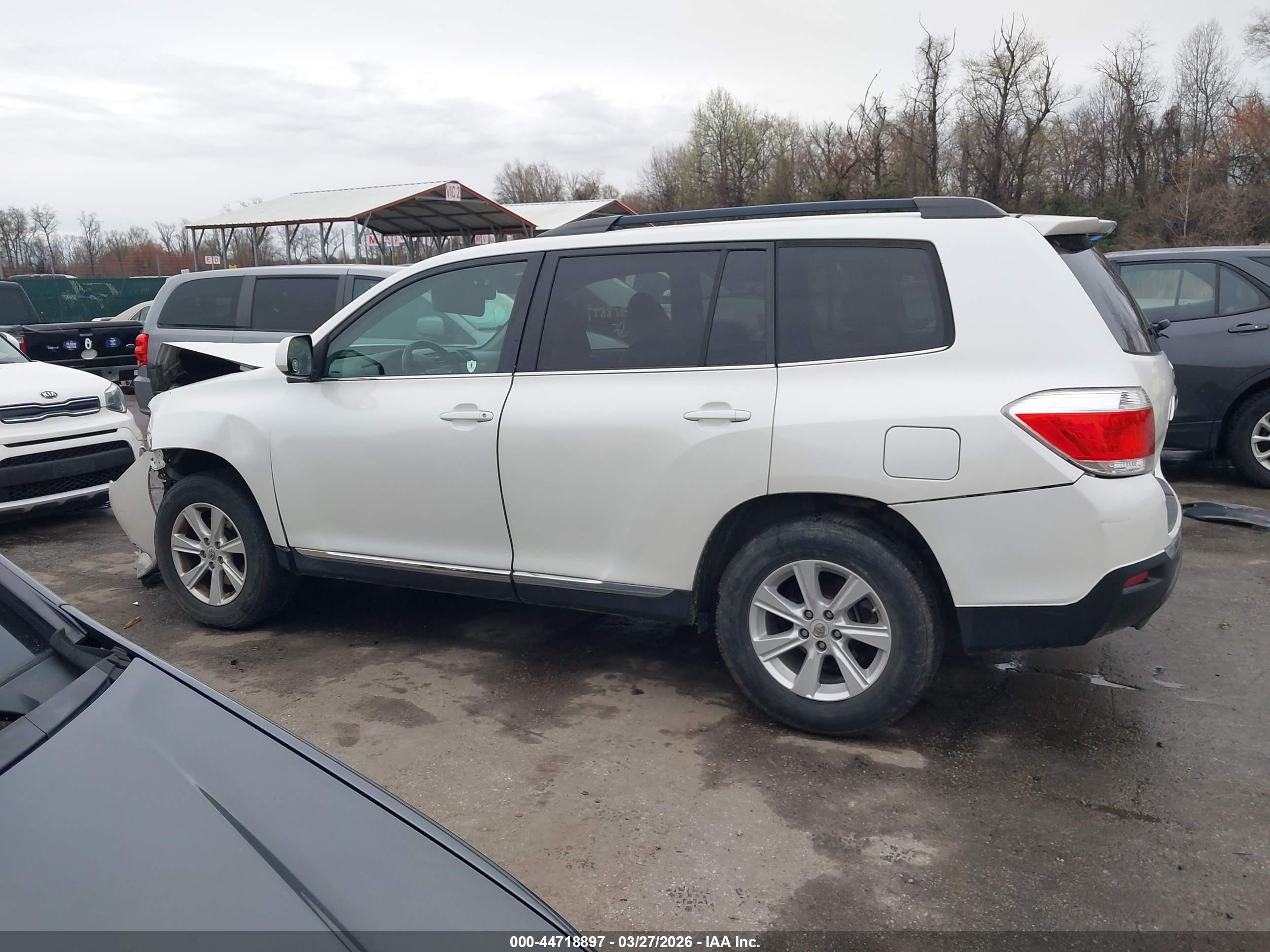2012 Toyota Highlander Se V6 White vin: 5TDBK3EH0CS118697