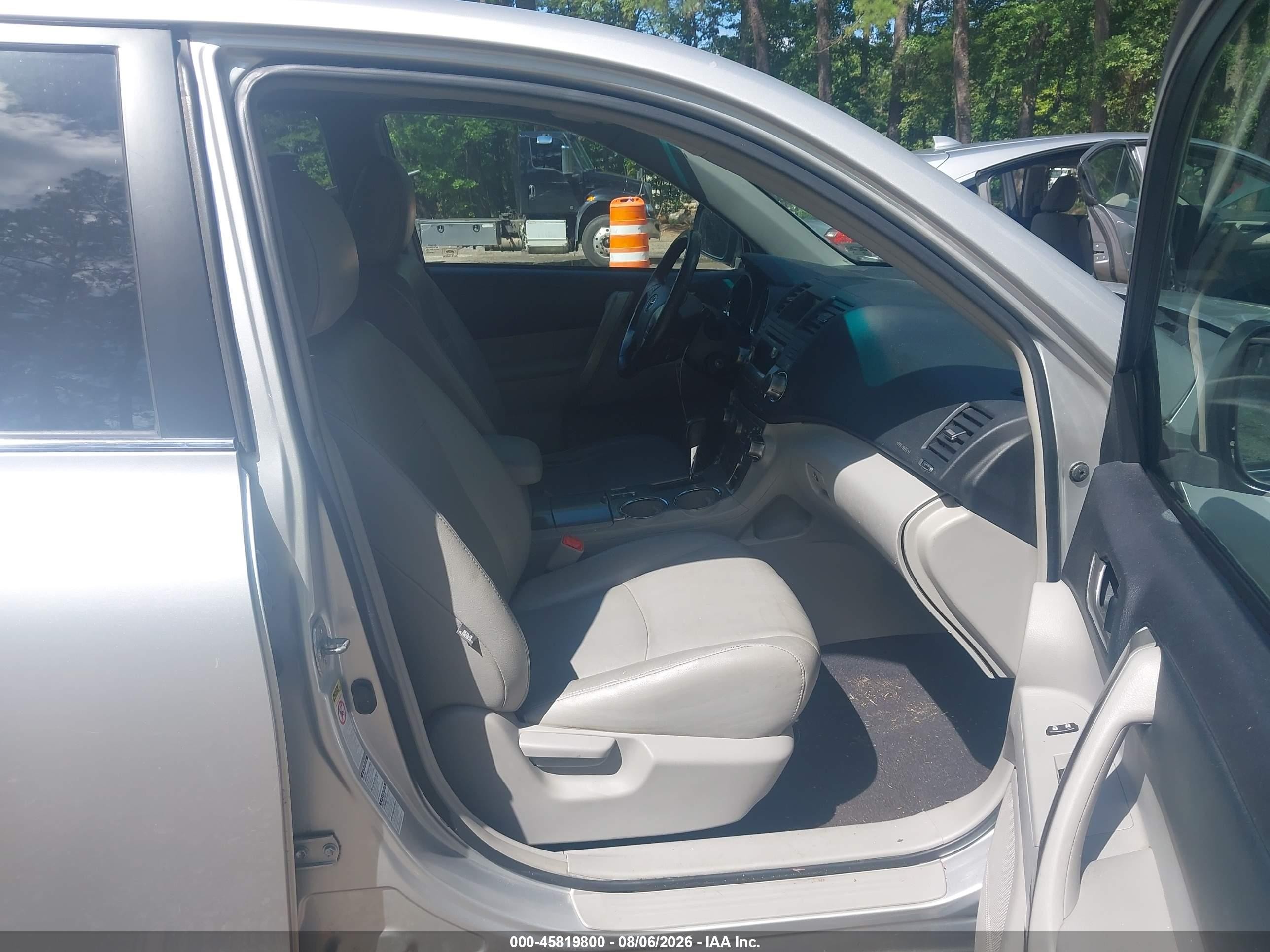 2012 Toyota Highlander Se V6 Серебряный vin: 5TDBK3EH0CS145172