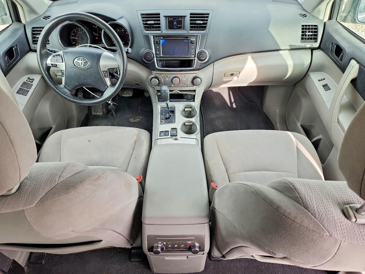 2013 Toyota Highlander Base Gray vin: 5TDBK3EH0DS190033