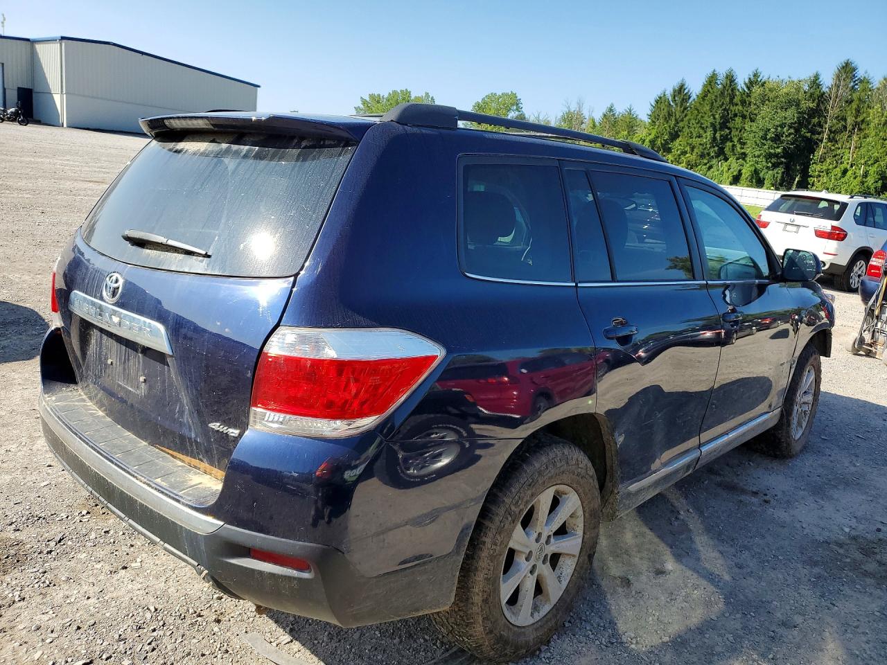 2013 Toyota Highlander Base Blue vin: 5TDBK3EH0DS198147