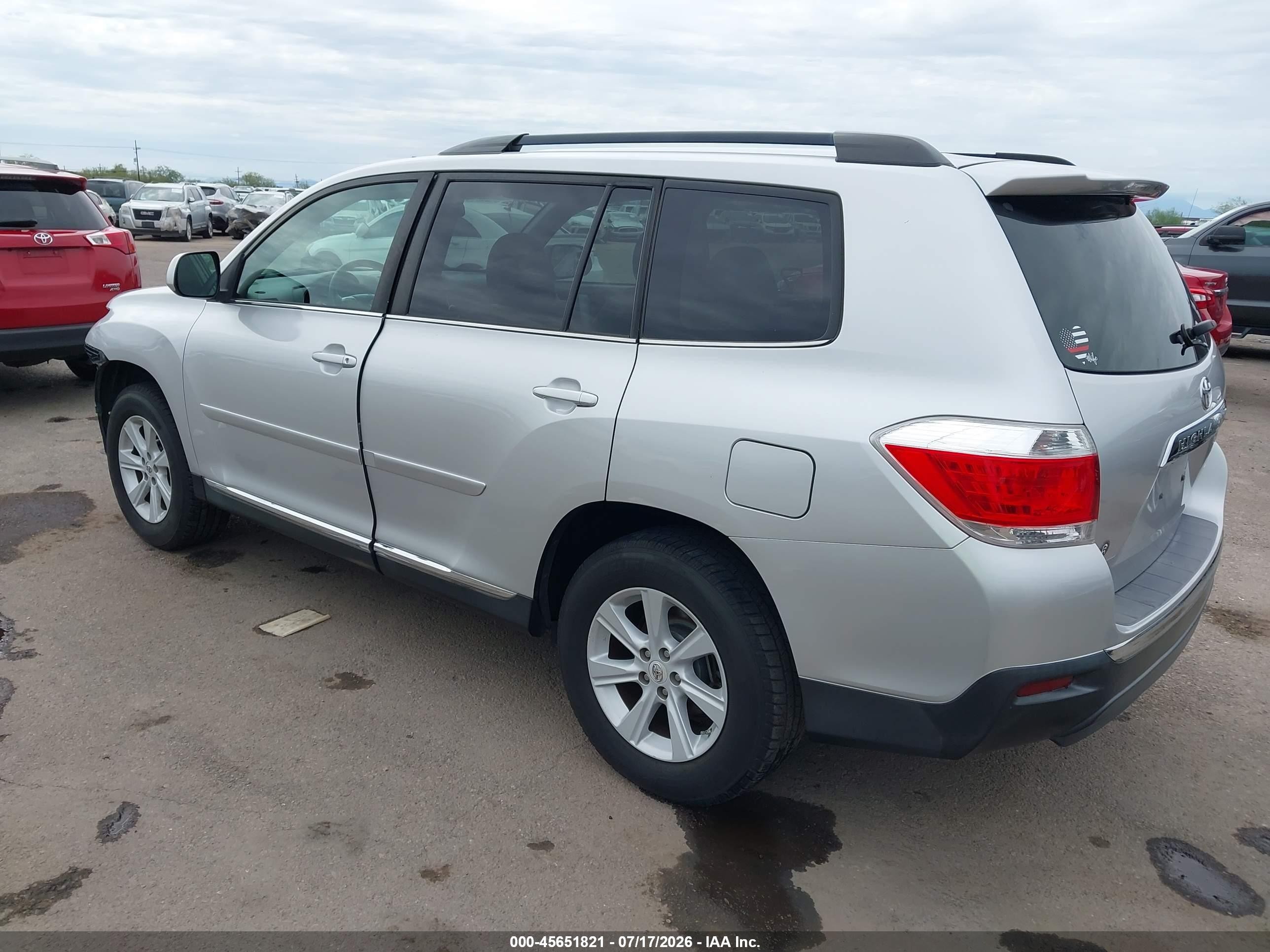 2013 Toyota Highlander Base Plus V6 Silver vin: 5TDBK3EH0DS202472