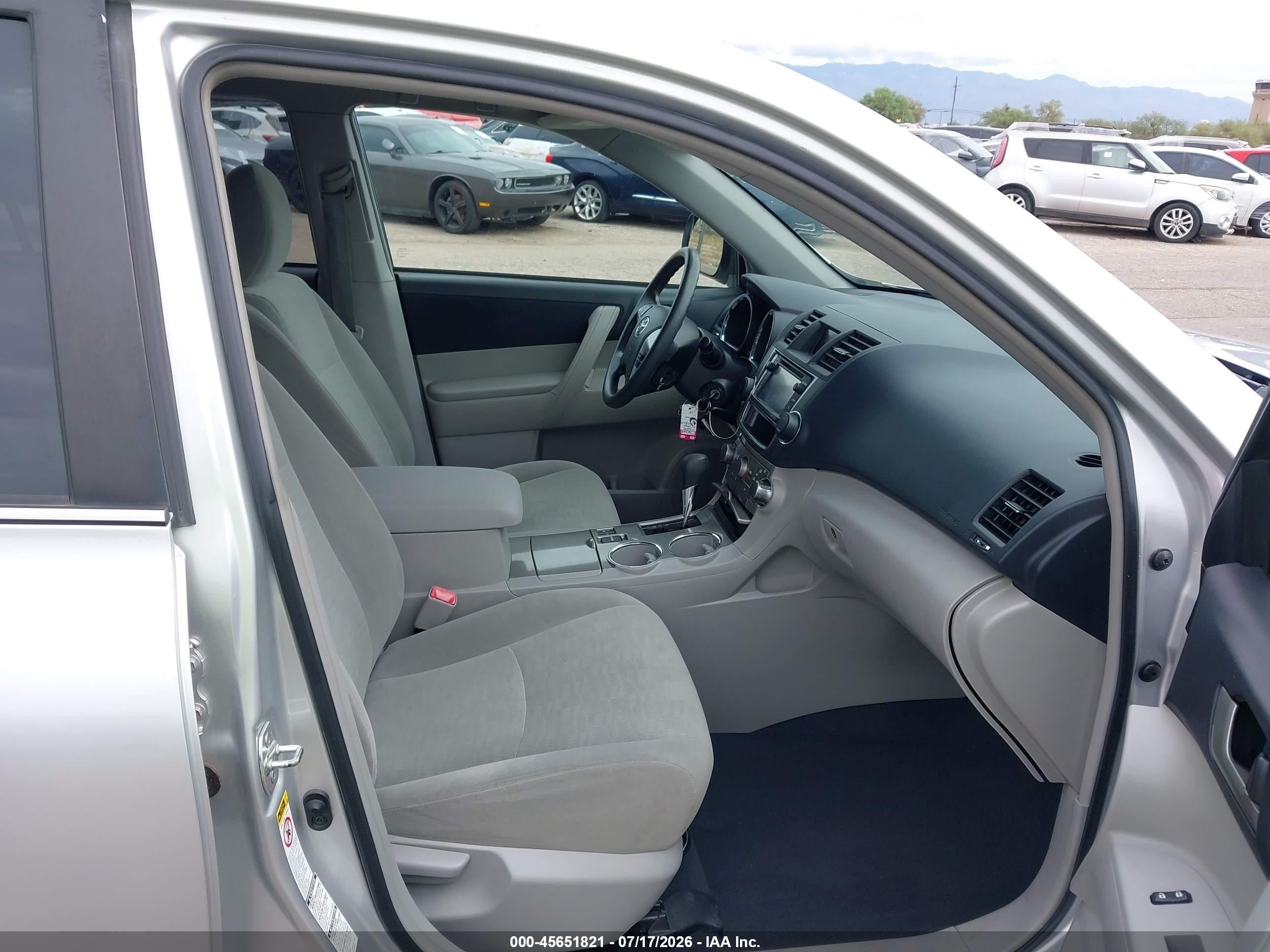 2013 Toyota Highlander Base Plus V6 Silver vin: 5TDBK3EH0DS202472