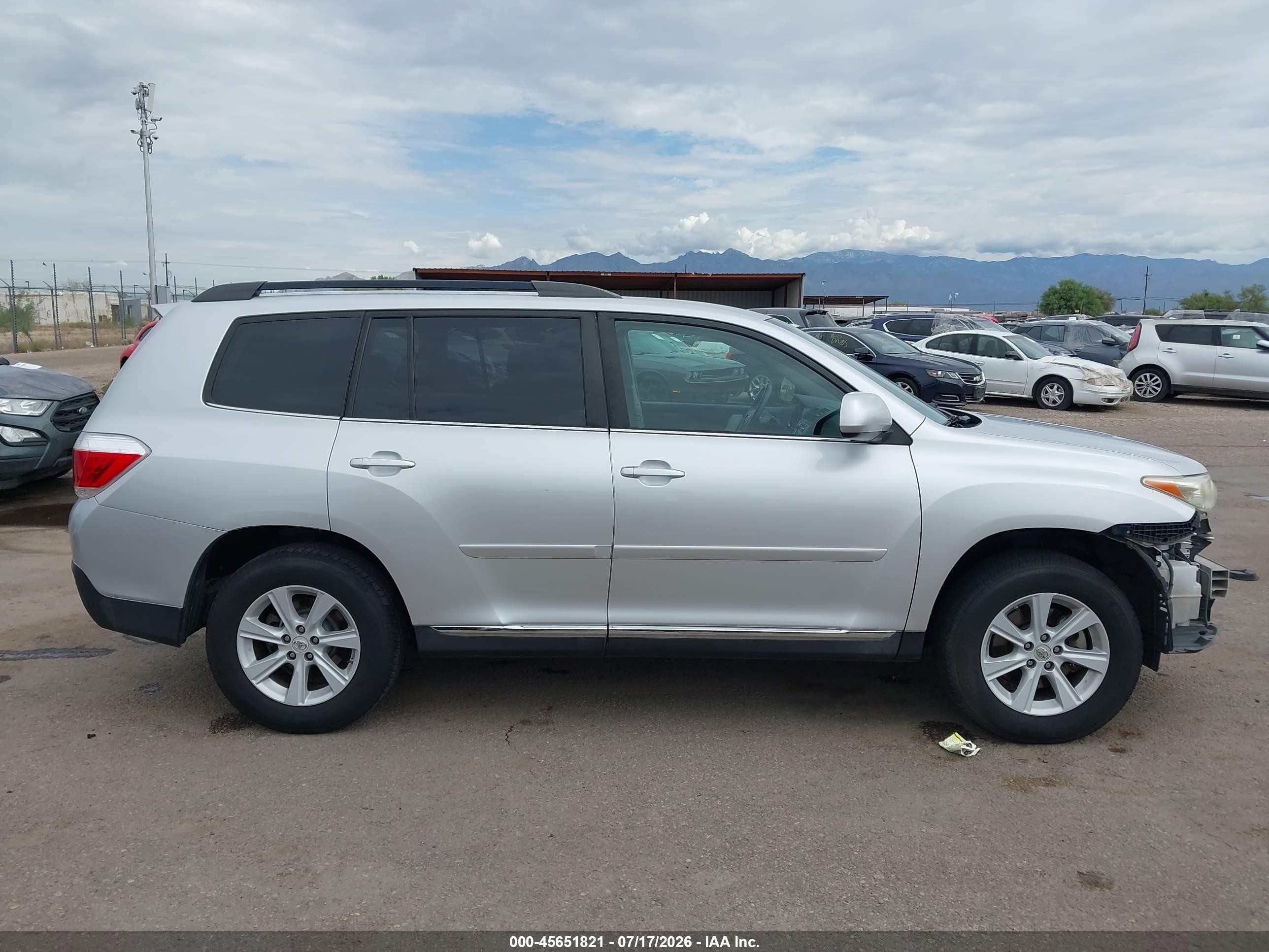 2013 Toyota Highlander Base Plus V6 Silver vin: 5TDBK3EH0DS202472
