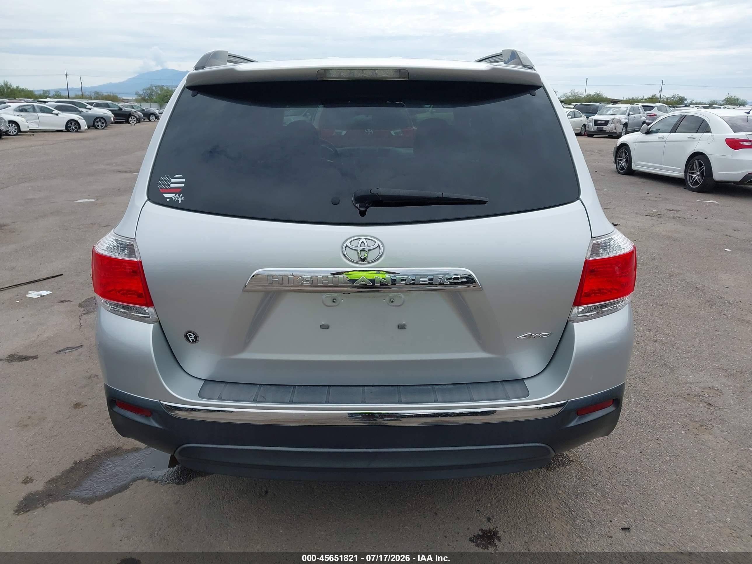 2013 Toyota Highlander Base Plus V6 Silver vin: 5TDBK3EH0DS202472