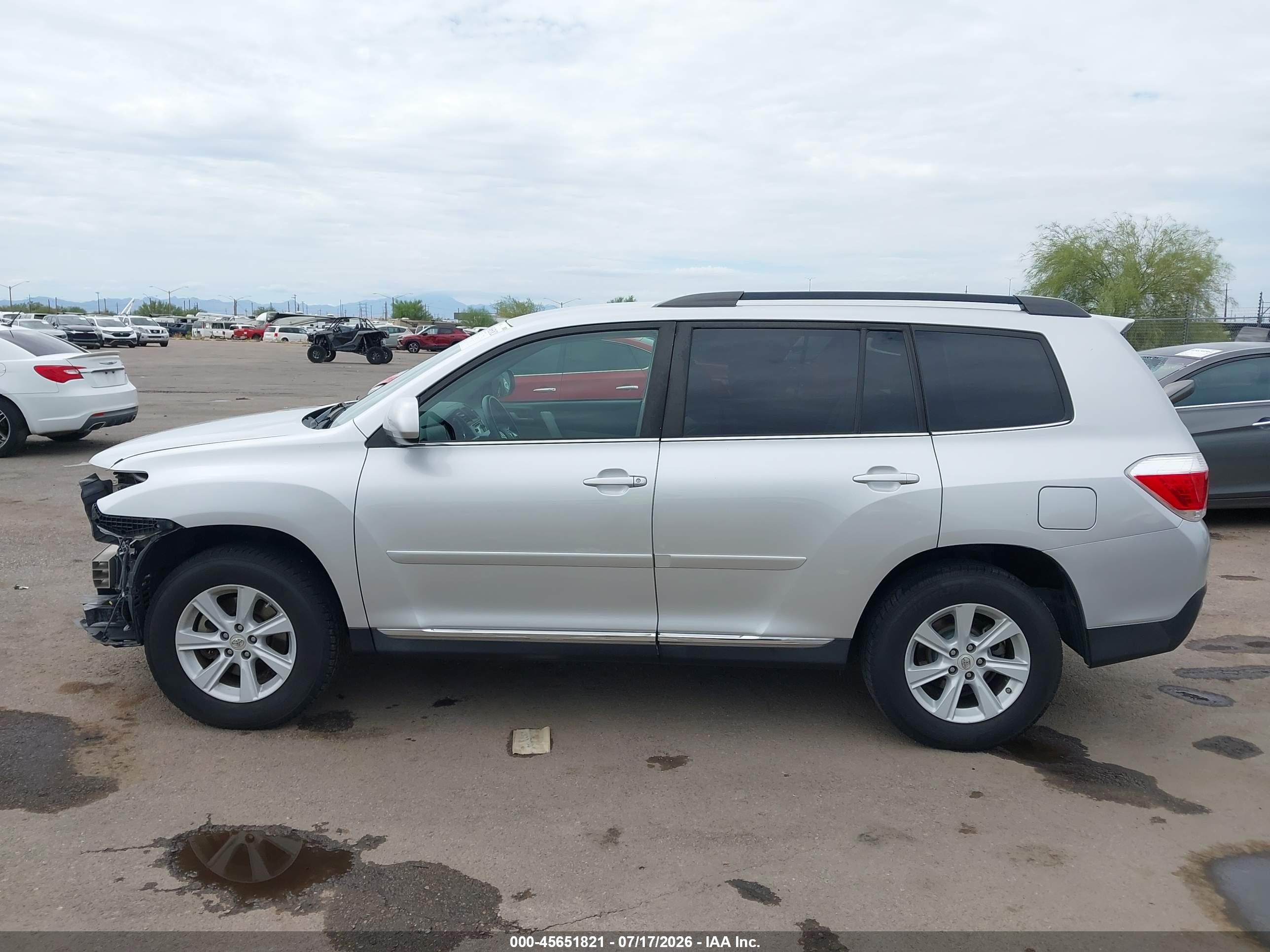2013 Toyota Highlander Base Plus V6 Silver vin: 5TDBK3EH0DS202472