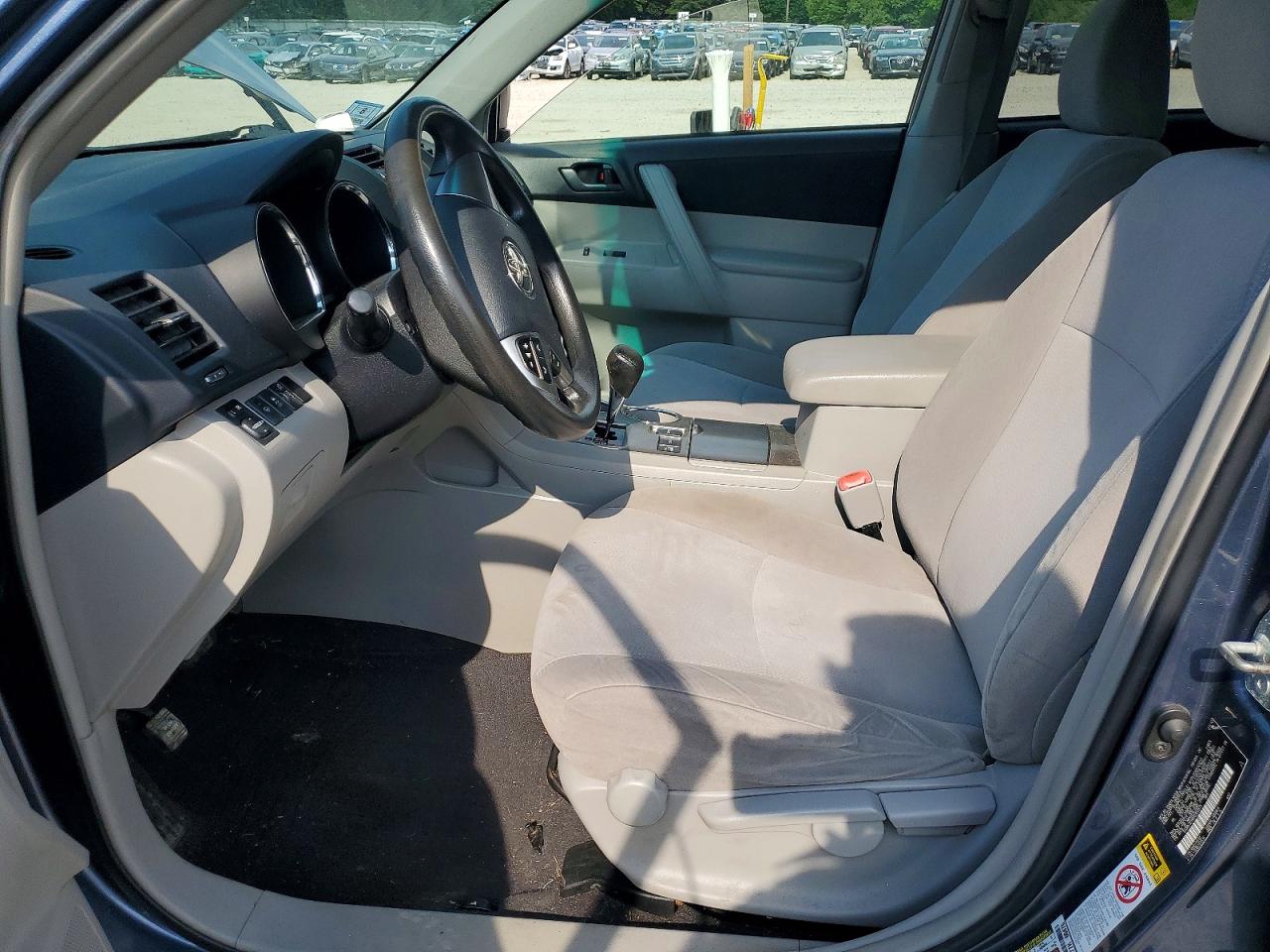 2013 Toyota Highlander Base Blue vin: 5TDBK3EH0DS202875