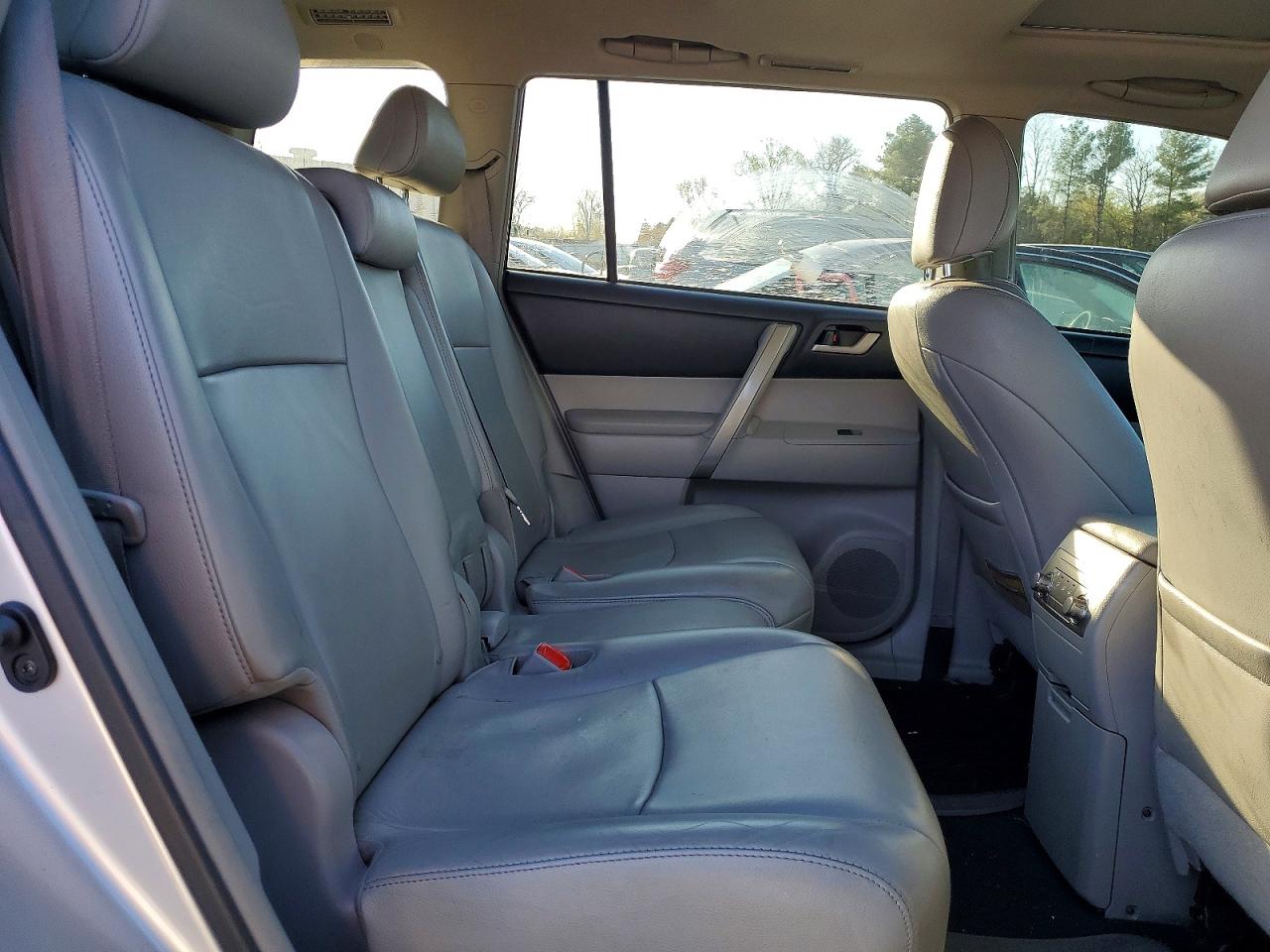 2013 Toyota Highlander Se Silver vin: 5TDBK3EH0DS218557