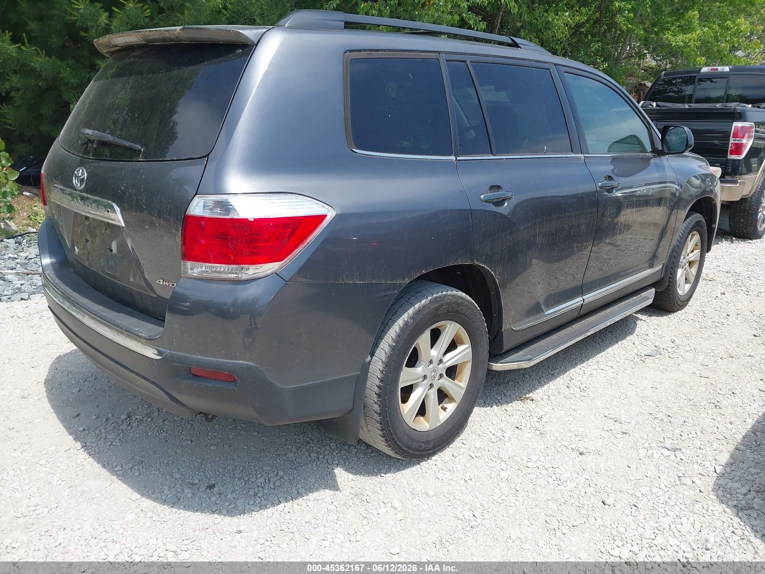 2013 Toyota Highlander Base Plus V6 Gray vin: 5TDBK3EH0DS237271
