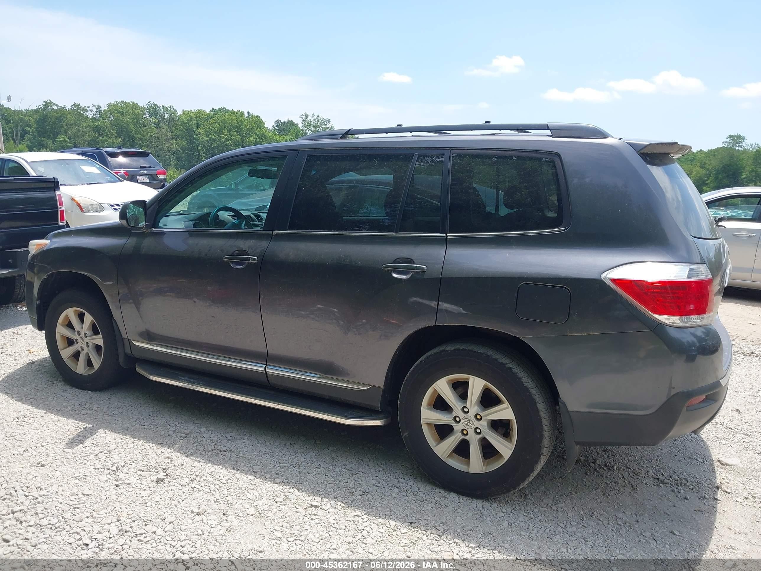 2013 Toyota Highlander Base Plus V6 Gray vin: 5TDBK3EH0DS237271